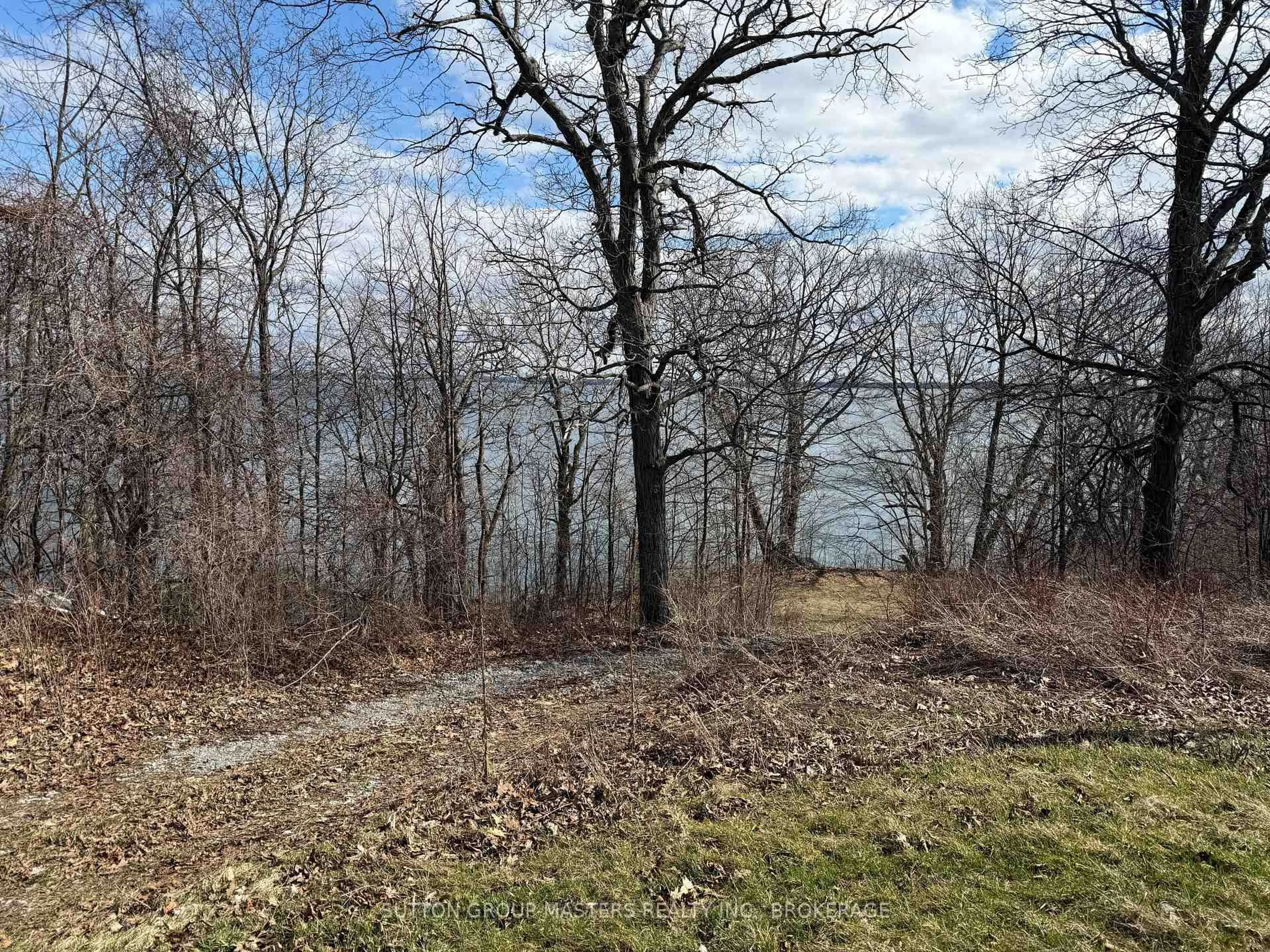A pic from outside/outdoor area/front of a property/back of a property/a pic from drone, water/lake/river/ocean view for 2422 Howe Island Dr, Gananoque Ontario K7G 2V6