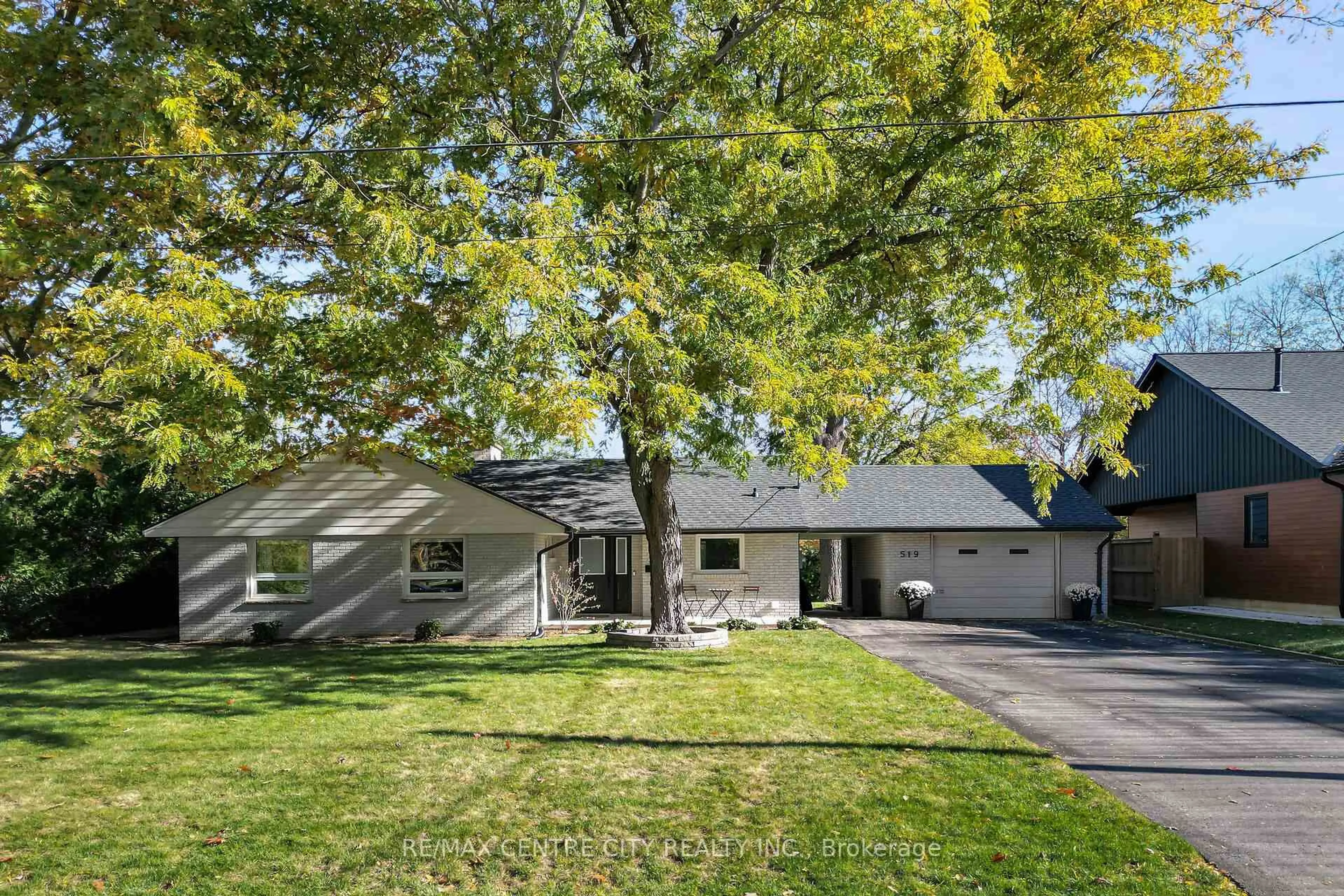 A pic from outside/outdoor area/front of a property/back of a property/a pic from drone, street for 519 East Mile Rd, London North Ontario N6H 3K7