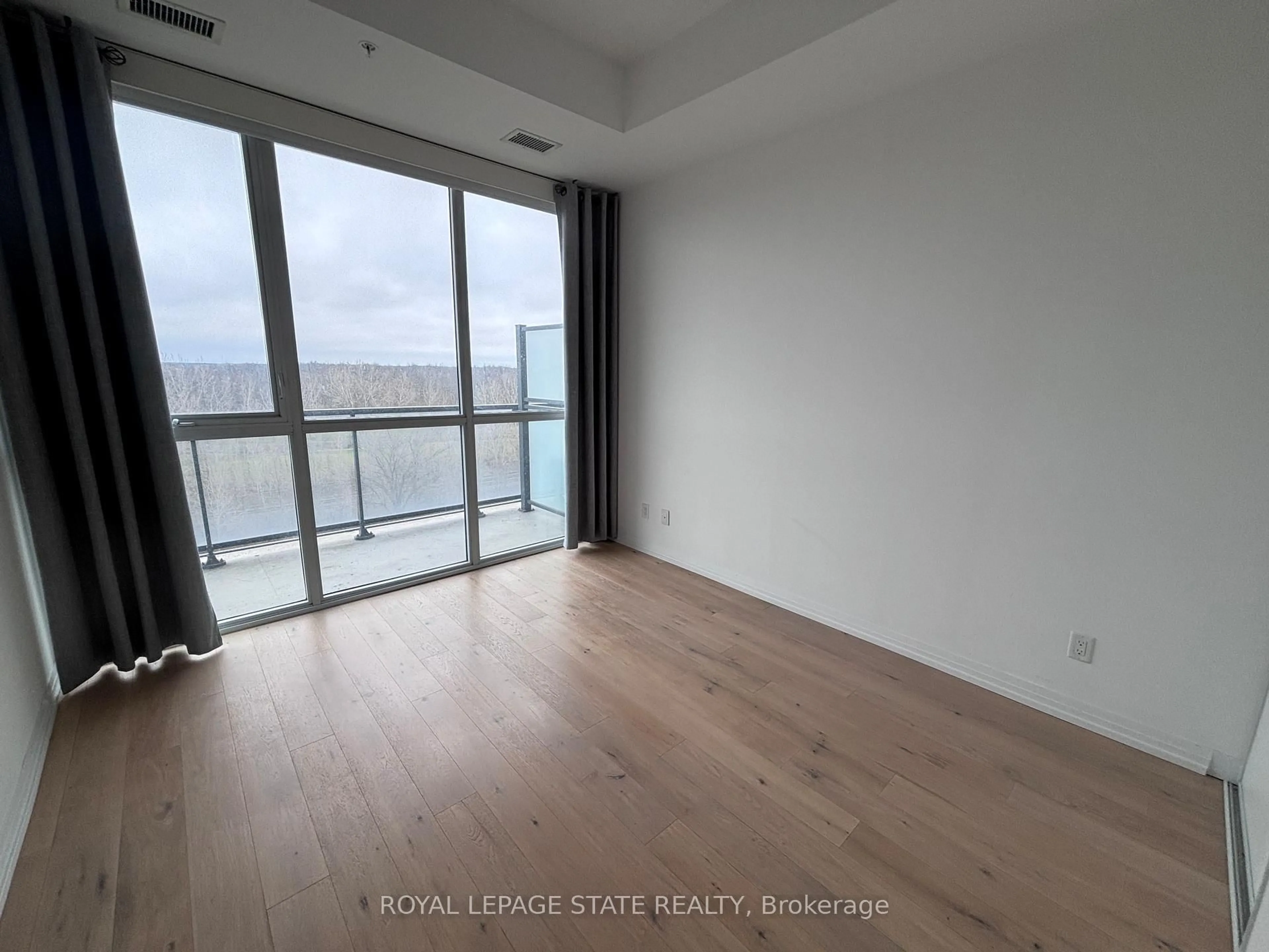 A pic of a room for 7711 Green Vista Gate #803, Niagara Falls Ontario L2G 0Y9