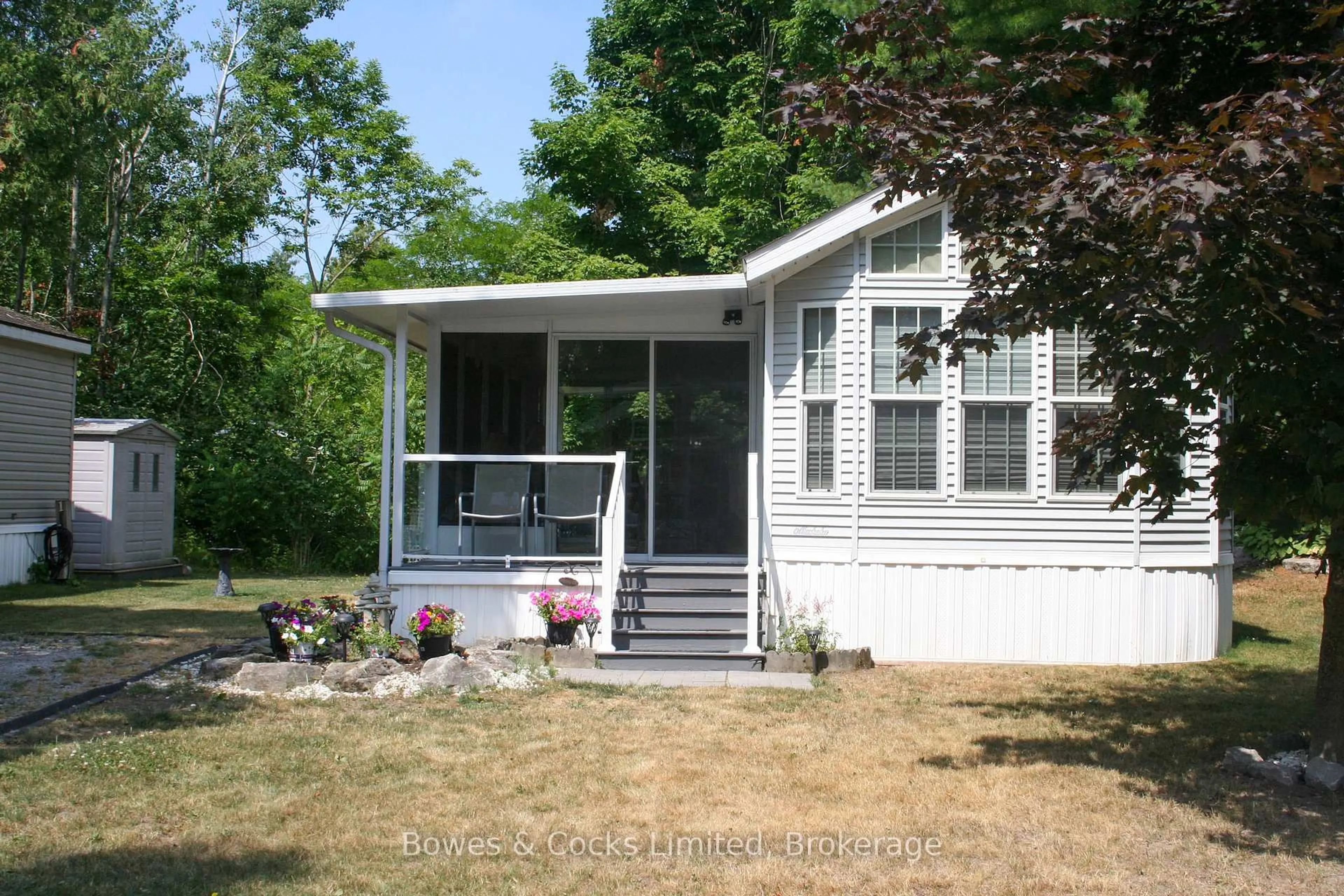 Home with vinyl exterior material, unknown for 2 Rockhaven-Pioneer Pt, Selwyn Ontario K0L 2H0