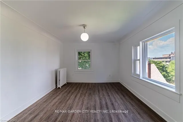 68 Arkledun Ave, Hamilton 4