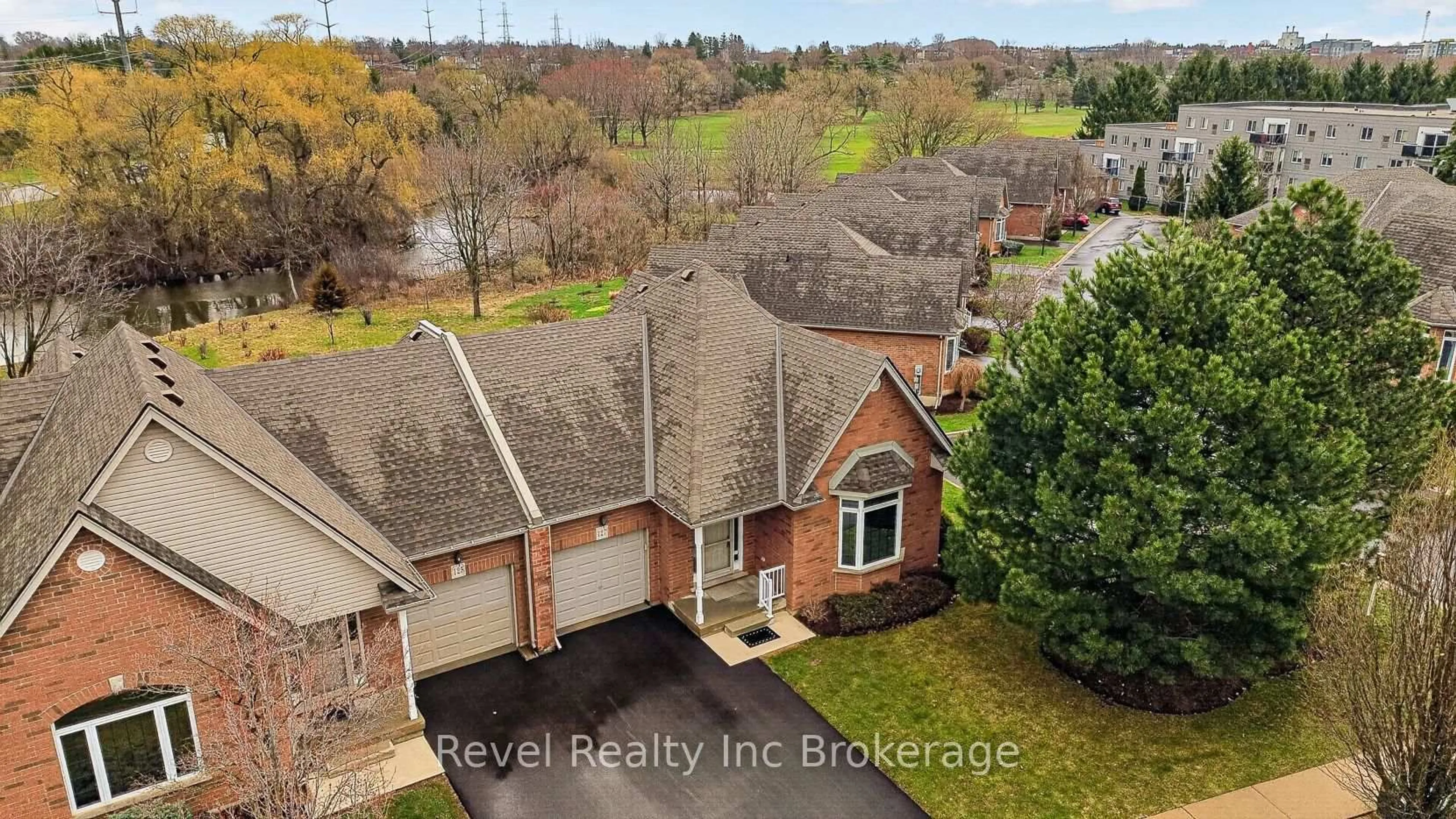 A pic from outside/outdoor area/front of a property/back of a property/a pic from drone, water/lake/river/ocean view for 127 Ferguson Dr, Woodstock Ontario N4V 1H4