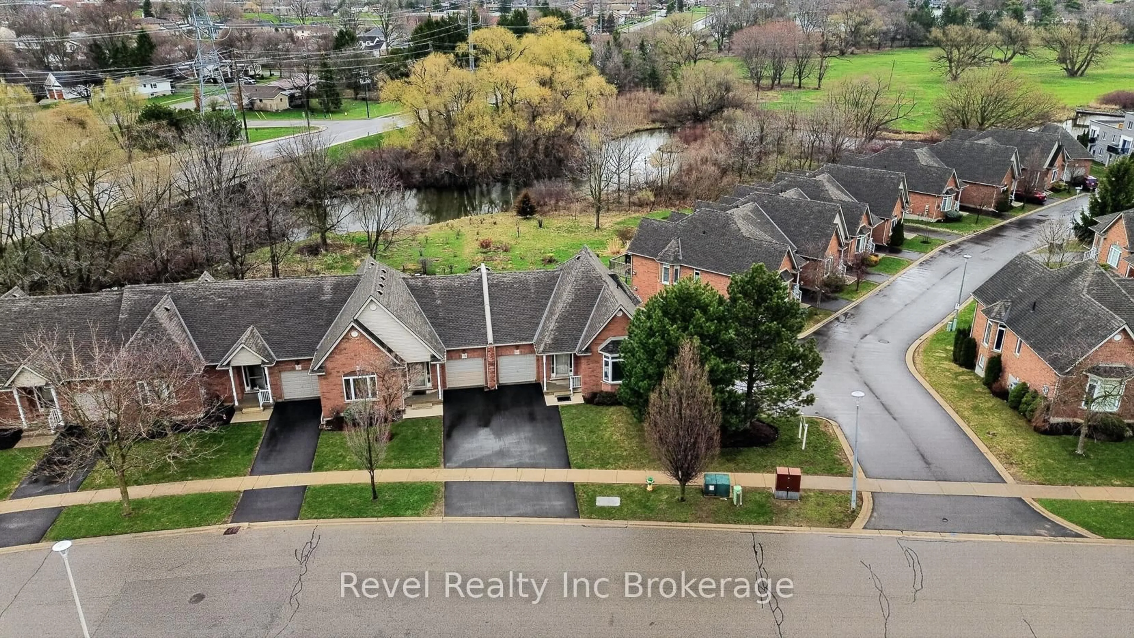 A pic from outside/outdoor area/front of a property/back of a property/a pic from drone, water/lake/river/ocean view for 127 Ferguson Dr, Woodstock Ontario N4V 1H4
