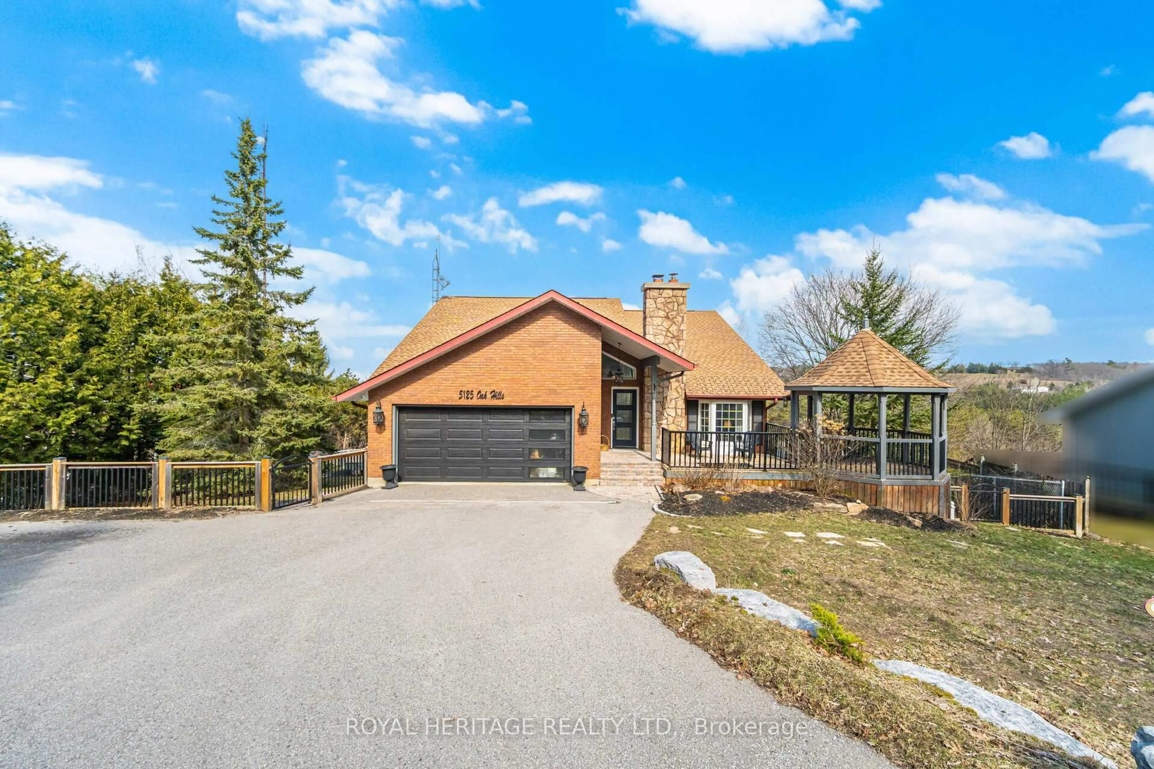 Home with brick exterior material, unknown for 5125 Oak Hills Rd, Hamilton Township Ontario K0L 1E0