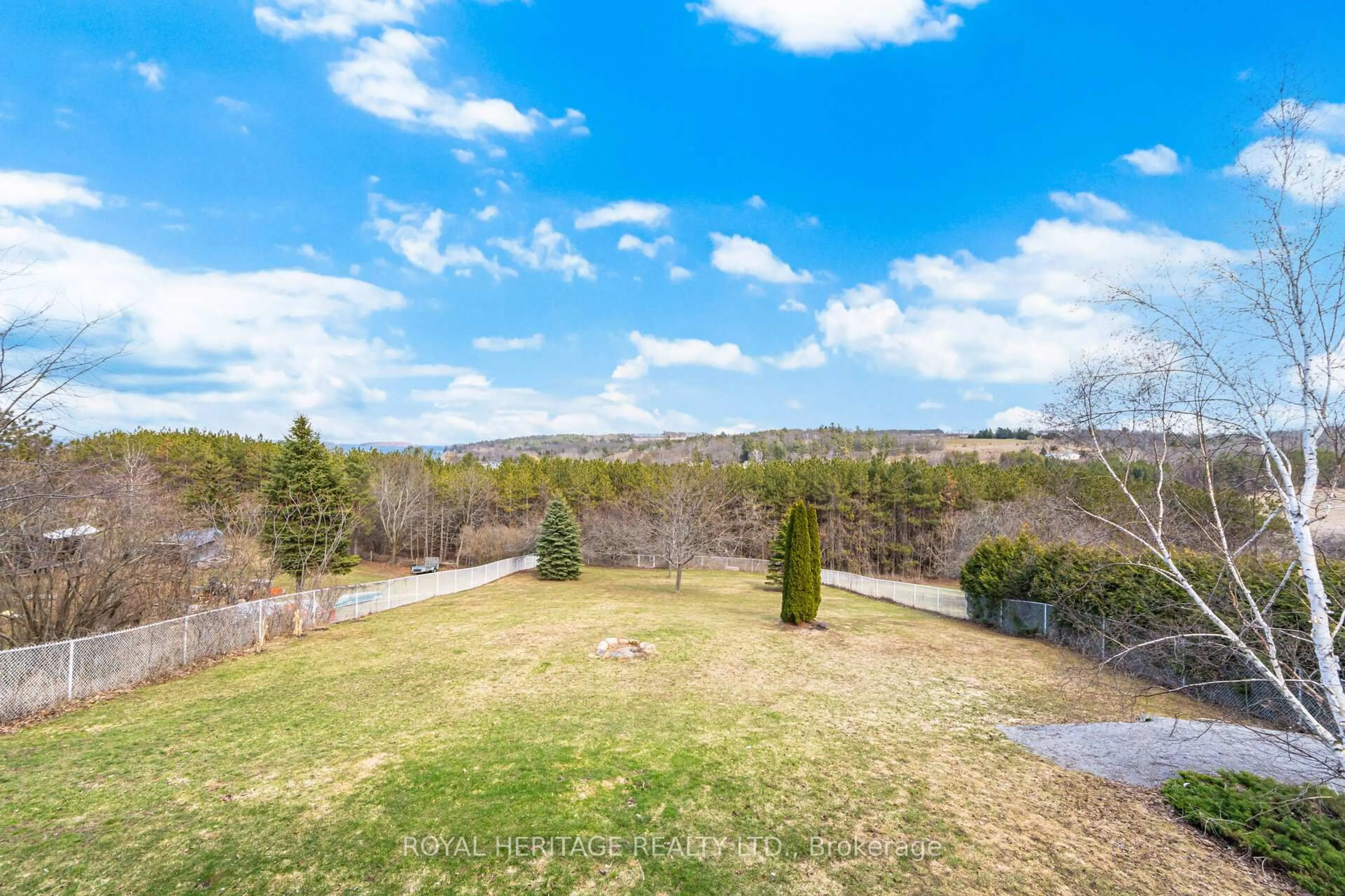 A pic from outside/outdoor area/front of a property/back of a property/a pic from drone, water/lake/river/ocean view for 5125 Oak Hills Rd, Hamilton Township Ontario K0L 1E0