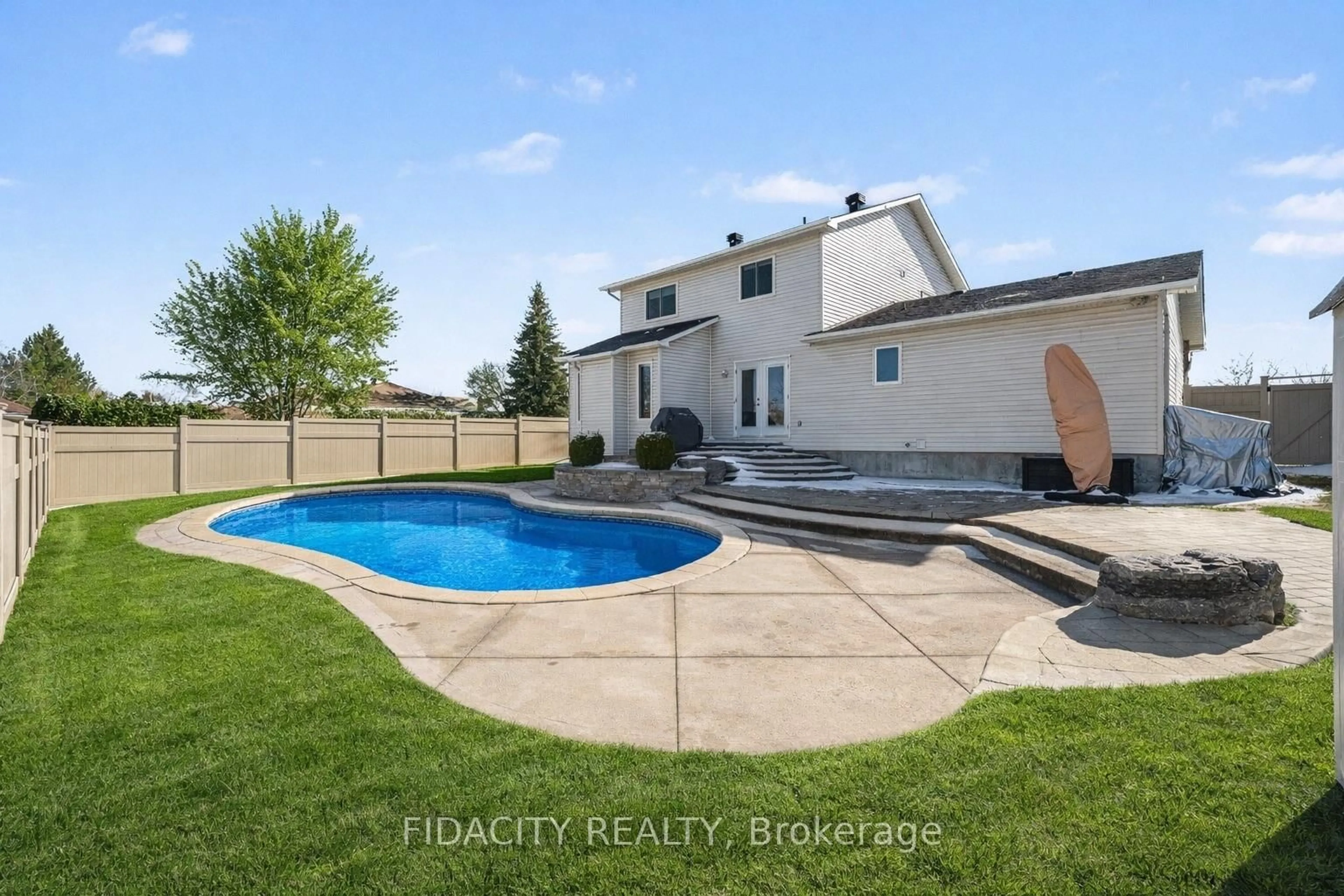 A pic from outside/outdoor area/front of a property/back of a property/a pic from drone, water/lake/river/ocean view for 21 West Ridge Dr, Stittsville Ontario K2S 1S4