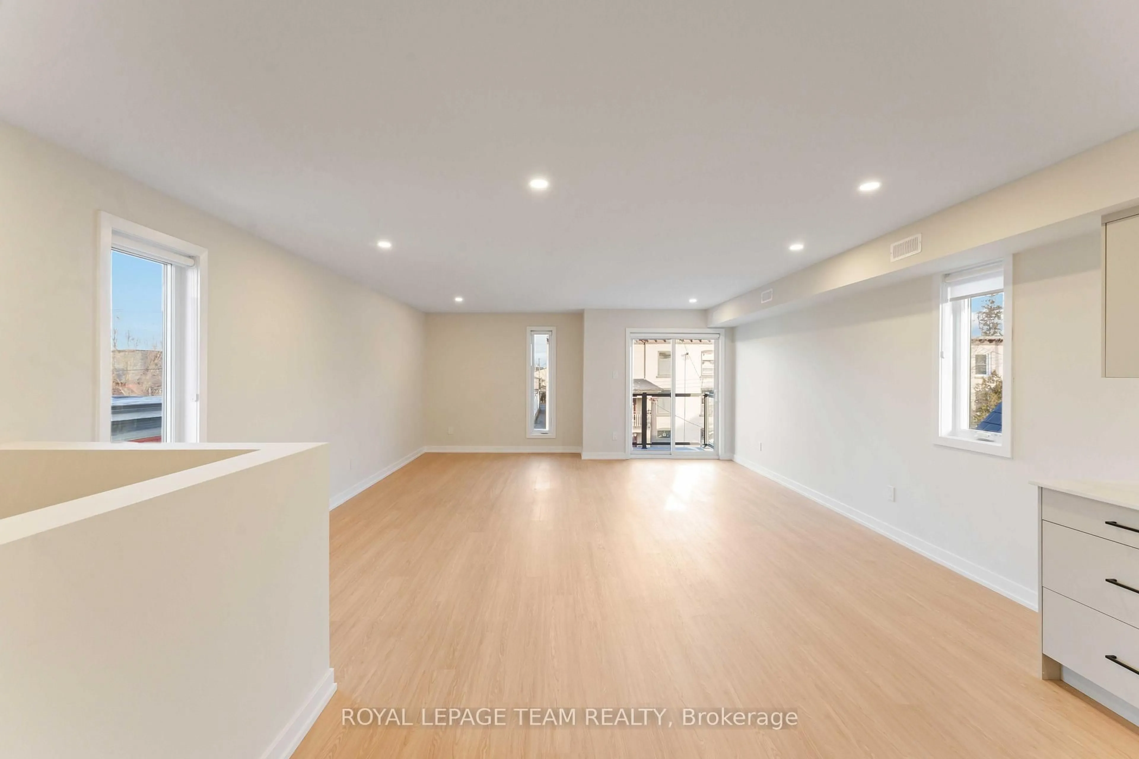 A pic of a room for 90 Elm St, Ottawa Ontario K1R 6N3