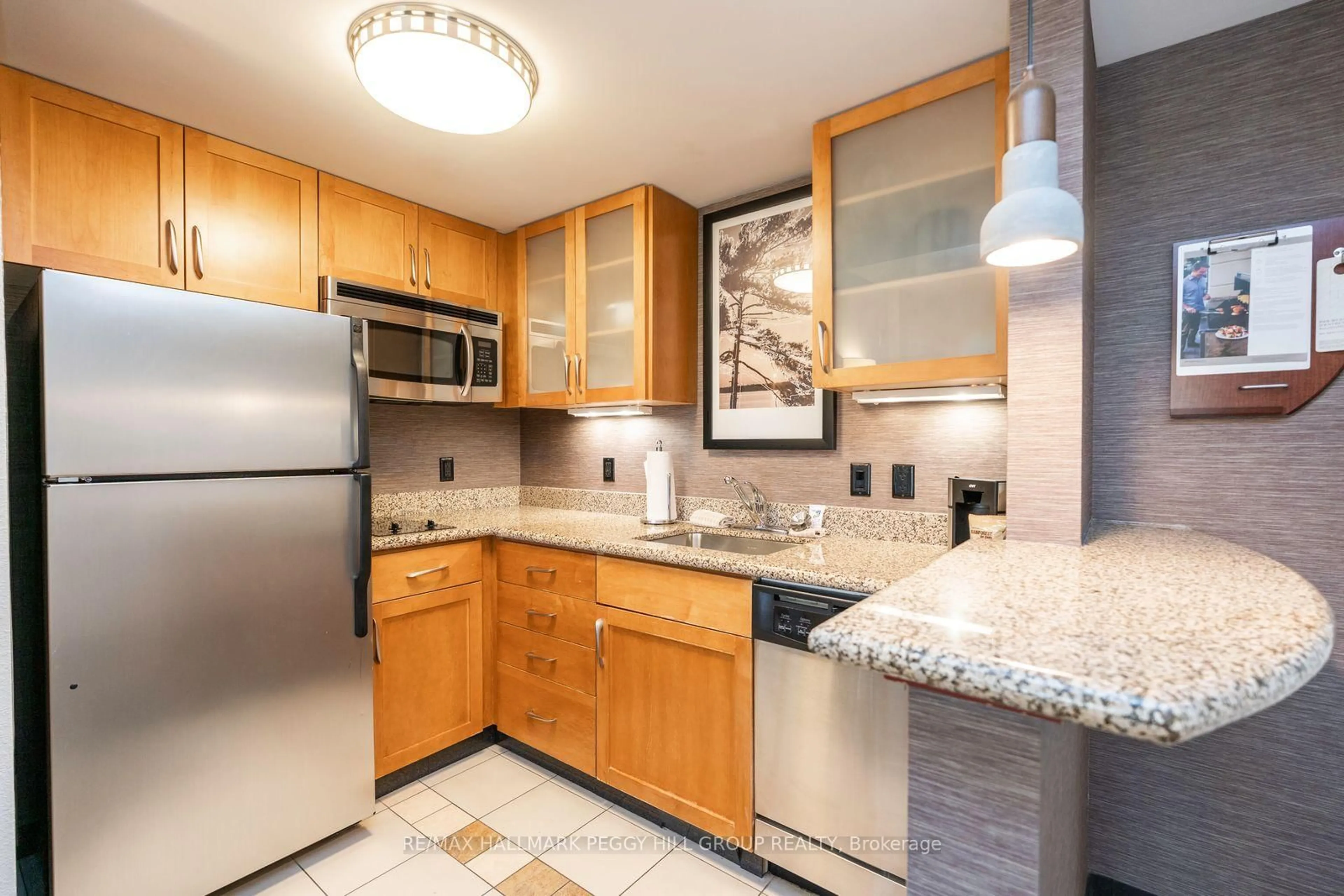 Standard kitchen, ceramic/tile floor for 285 Steamship Bay Rd #410, Gravenhurst Ontario P1P 1Z9