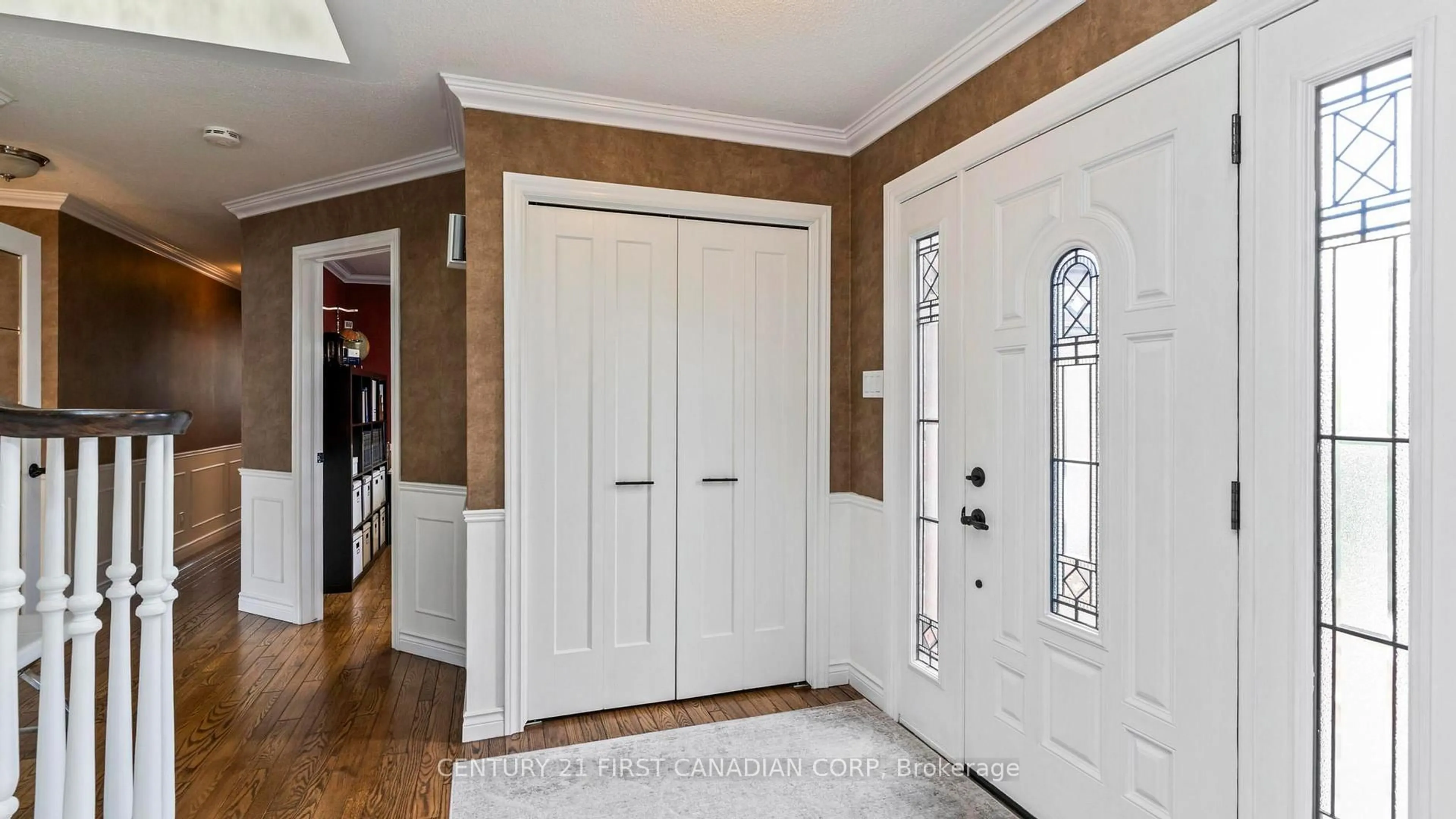 Indoor entryway for 135 Ambleside Dr, London North Ontario N6G 4P8