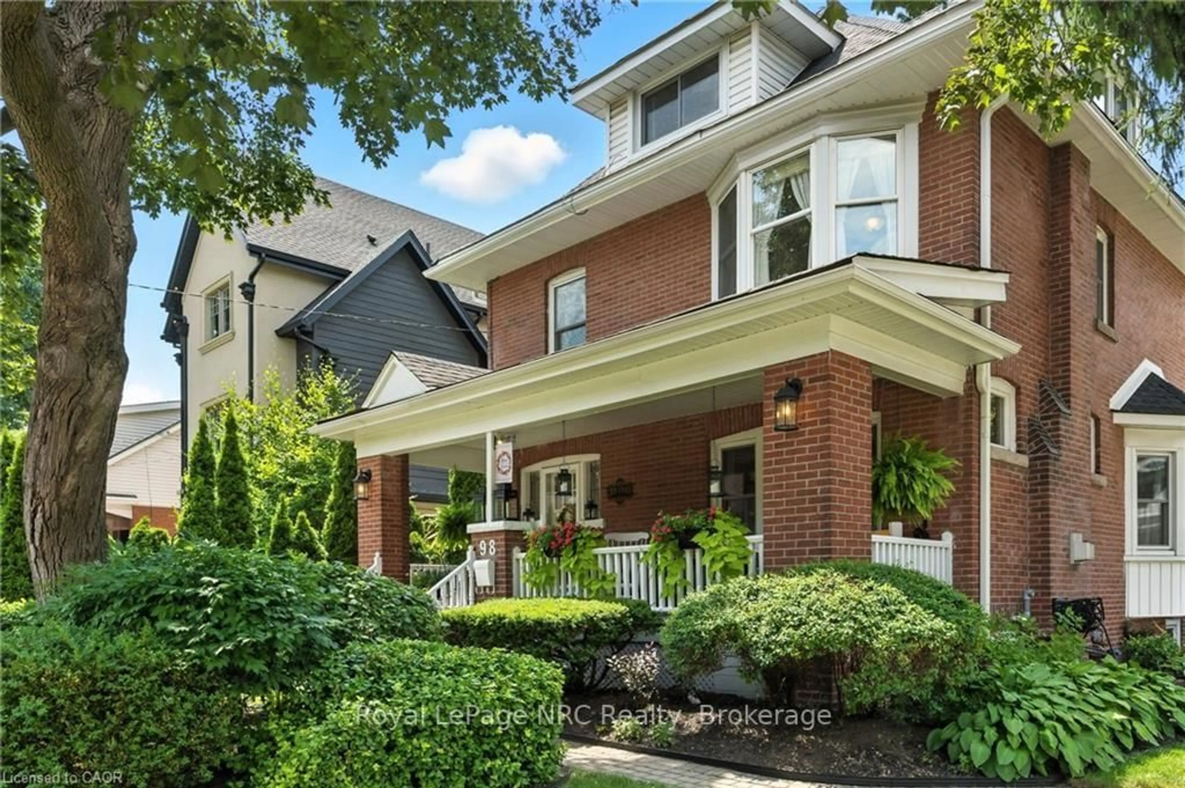 Home with brick exterior material, street for 98 Kensington Ave, Hamilton Ontario L8M 3H3