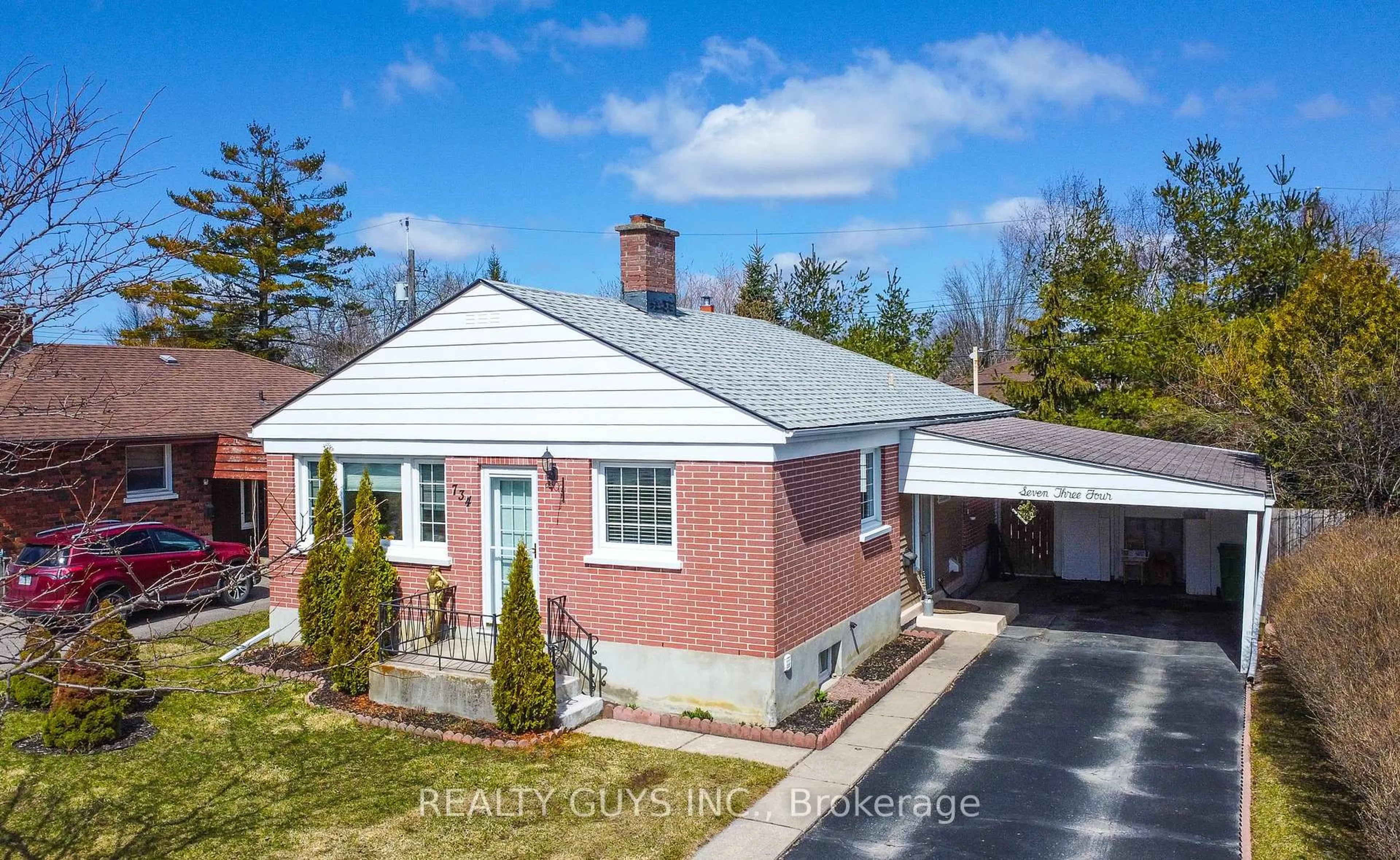 A pic from outside/outdoor area/front of a property/back of a property/a pic from drone, street for 734 Crawford Pl, Peterborough Ontario K9J 3X3