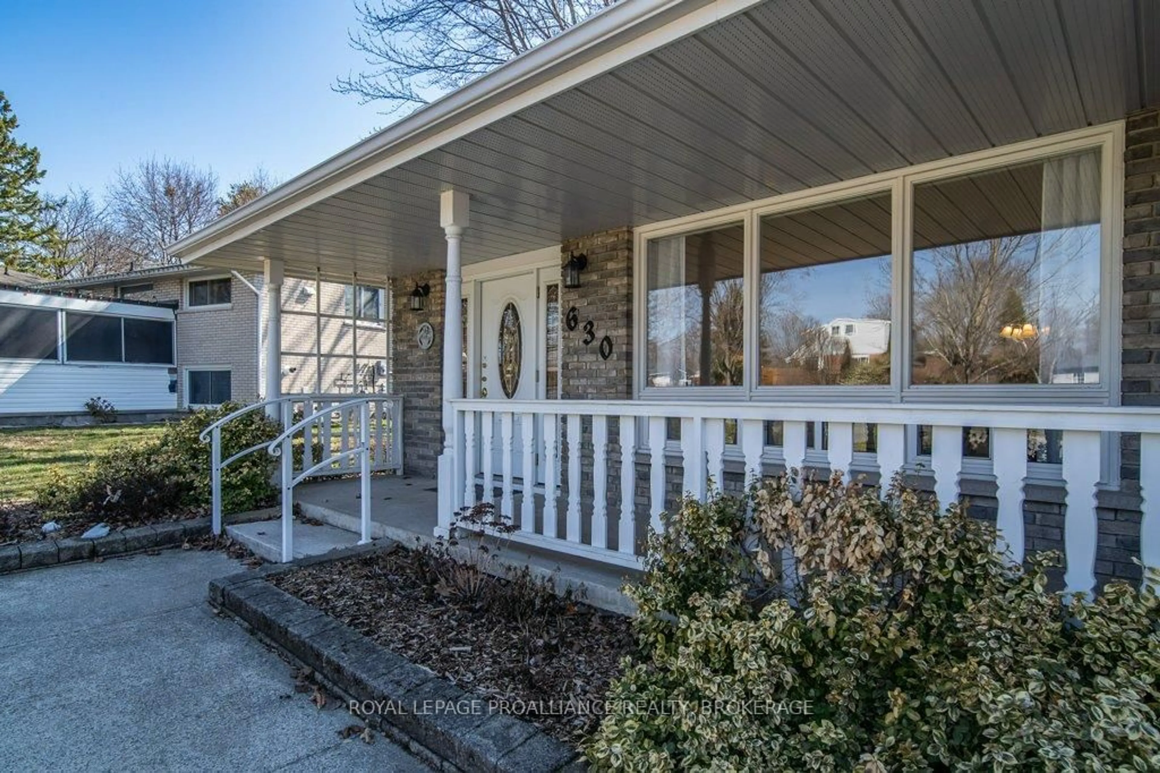 Home with vinyl exterior material, street for 630 Fleet St, Kingston Ontario K7M 5A2