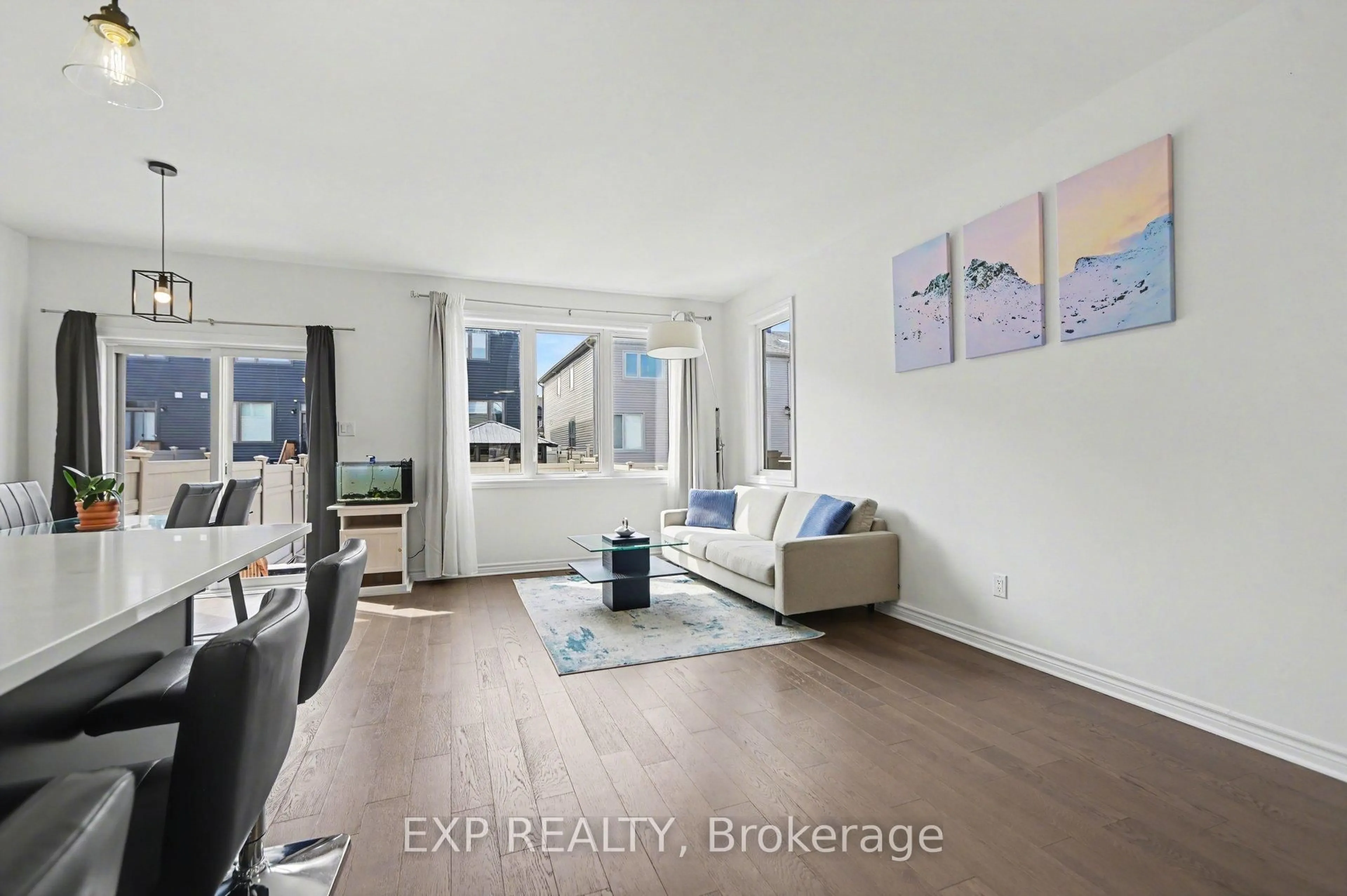 A pic of a room for 78 Rallidale St, Ottawa Ontario K1X 0G7