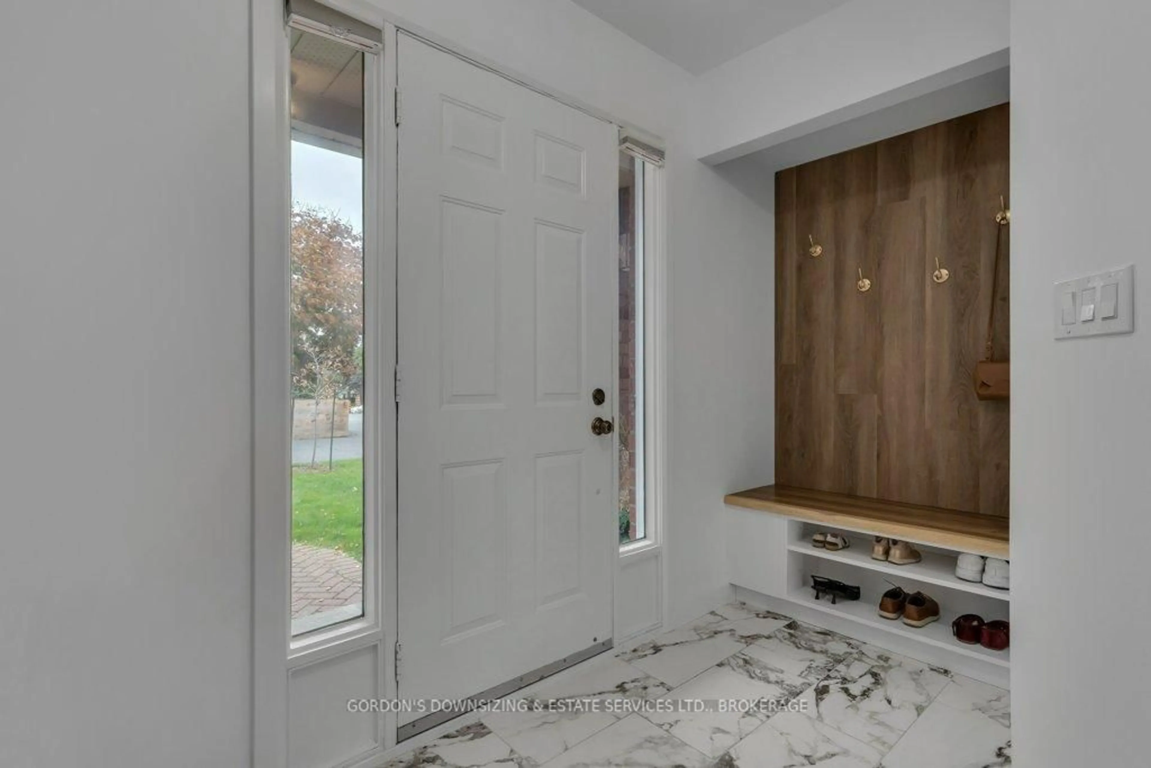 Indoor entryway for 1098 King St #24, Kingston Ontario K7M 8J1