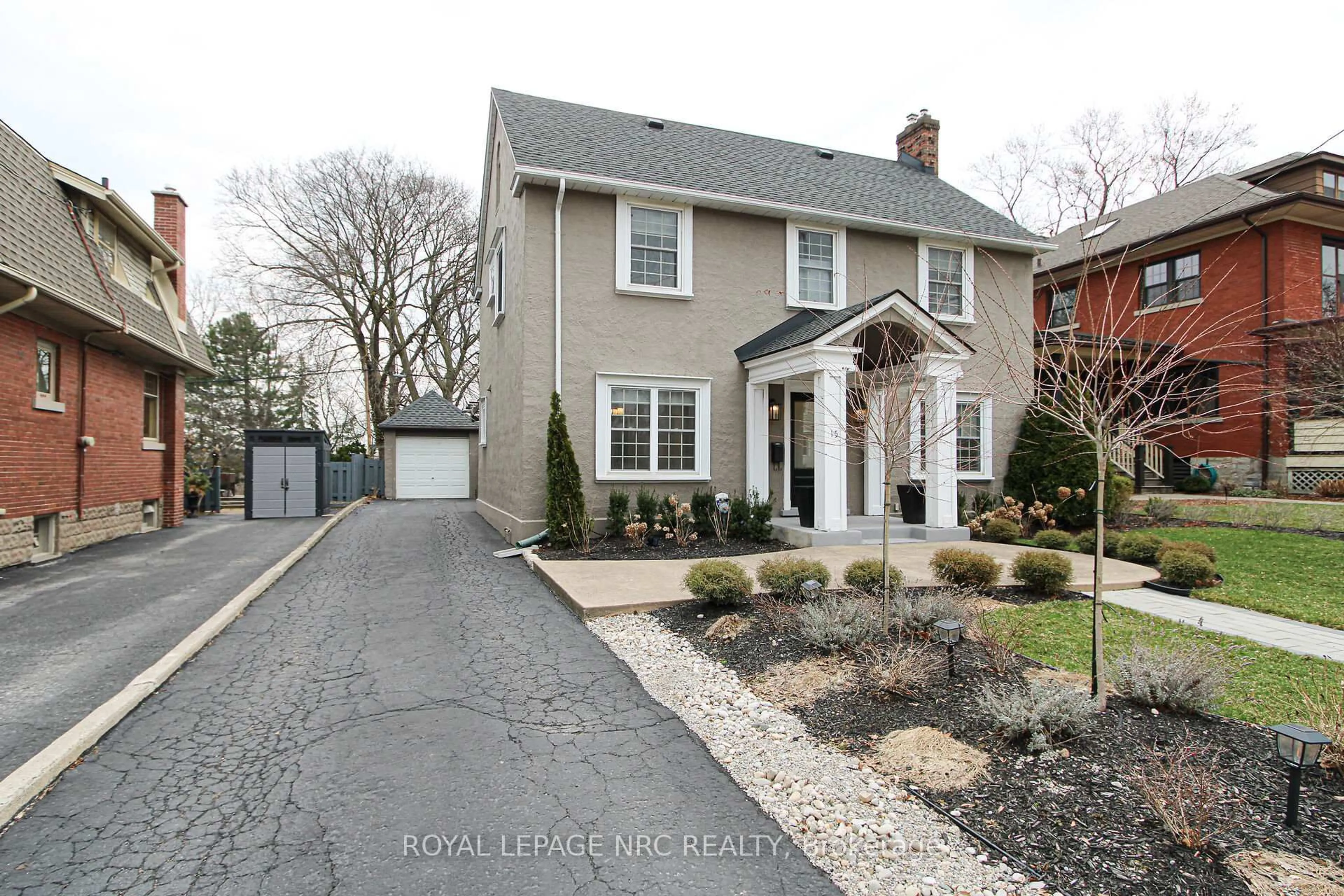 Home with brick exterior material, street for 15 South Dr, St. Catharines Ontario L2R 4T9