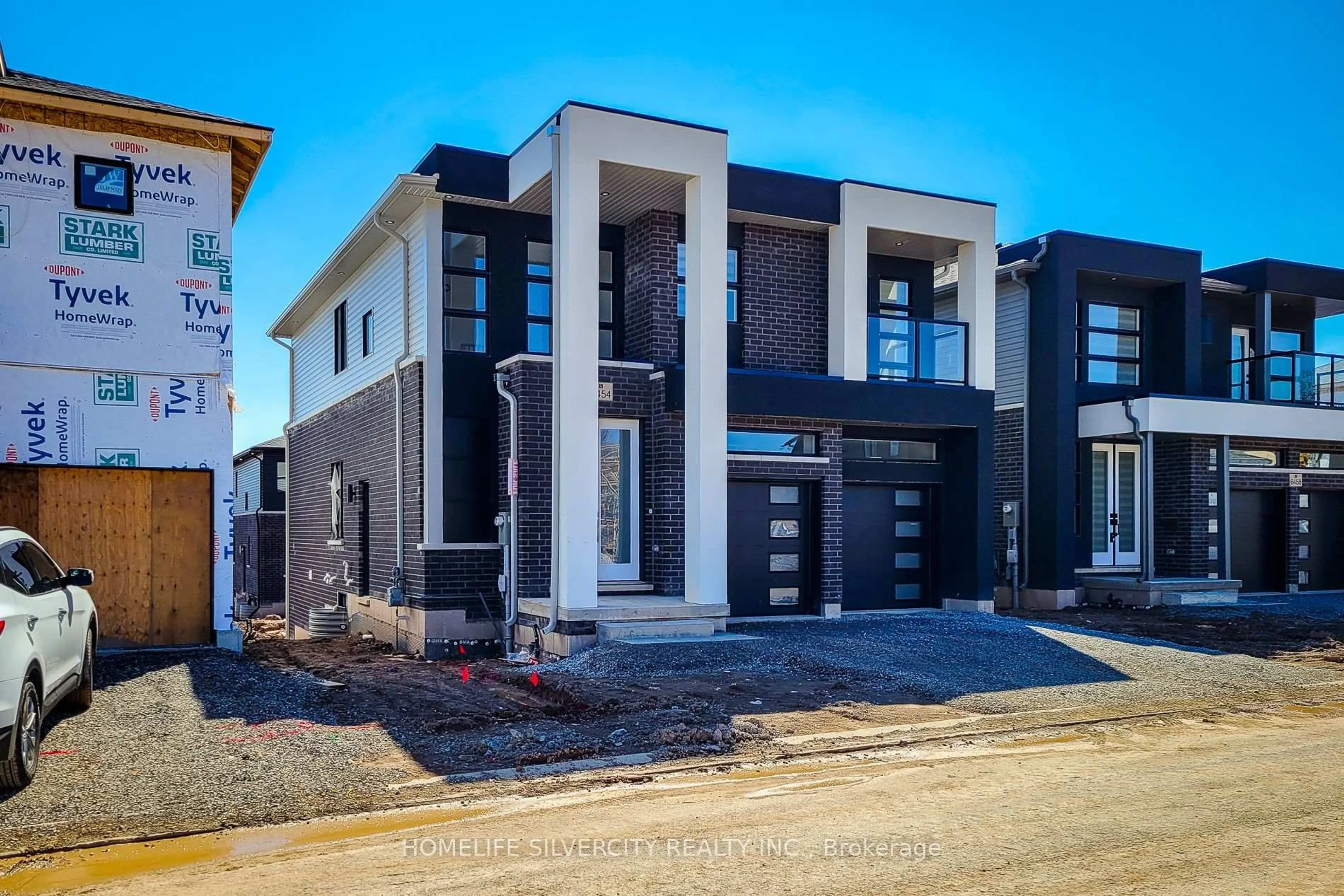 Home with brick exterior material, street for 6454 Sunshine Common, Niagara Falls Ontario L2G 0E4