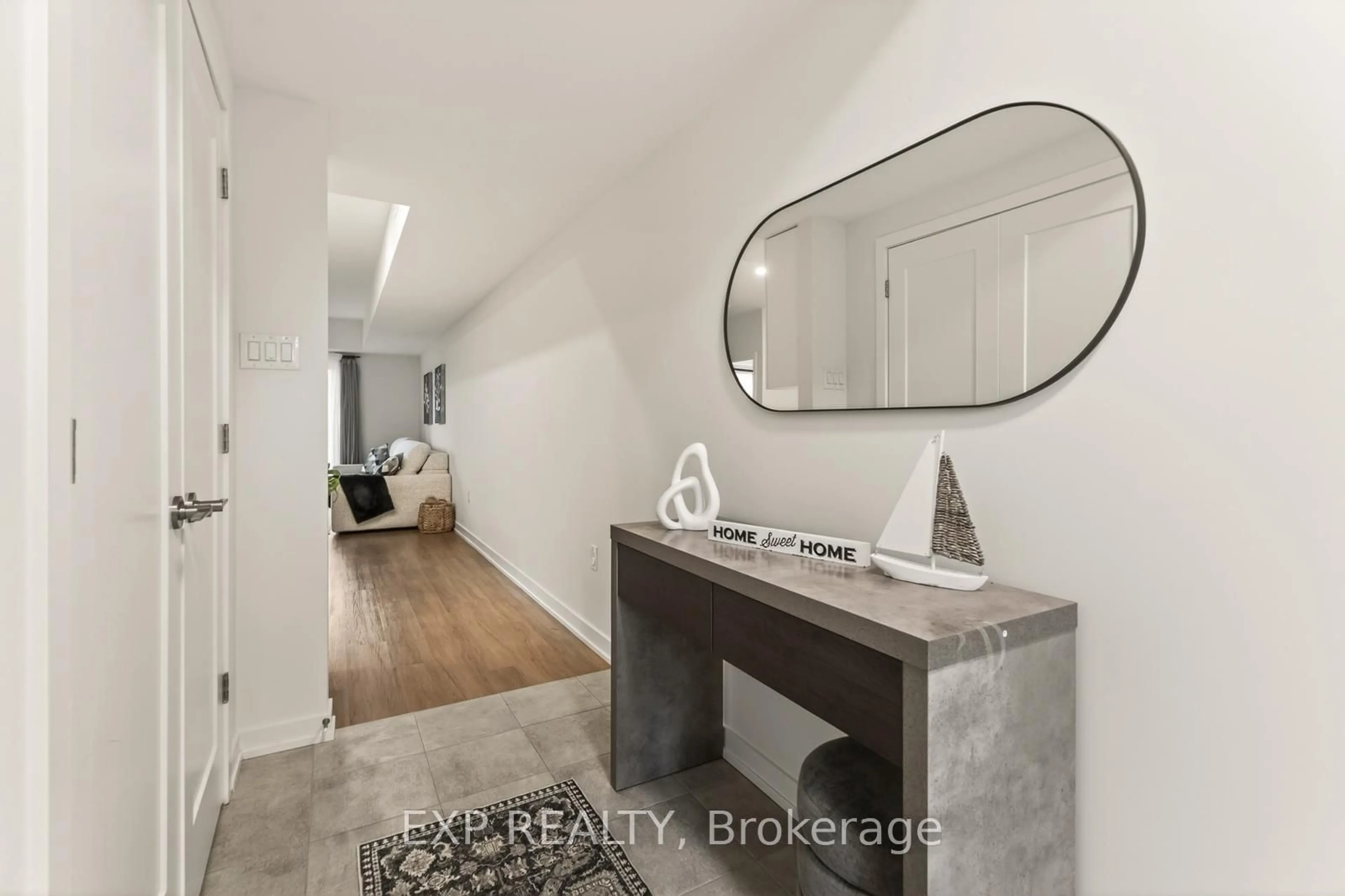 Indoor entryway for 810 Roger Griffiths Ave #D, Kanata Ontario K2S 3A9