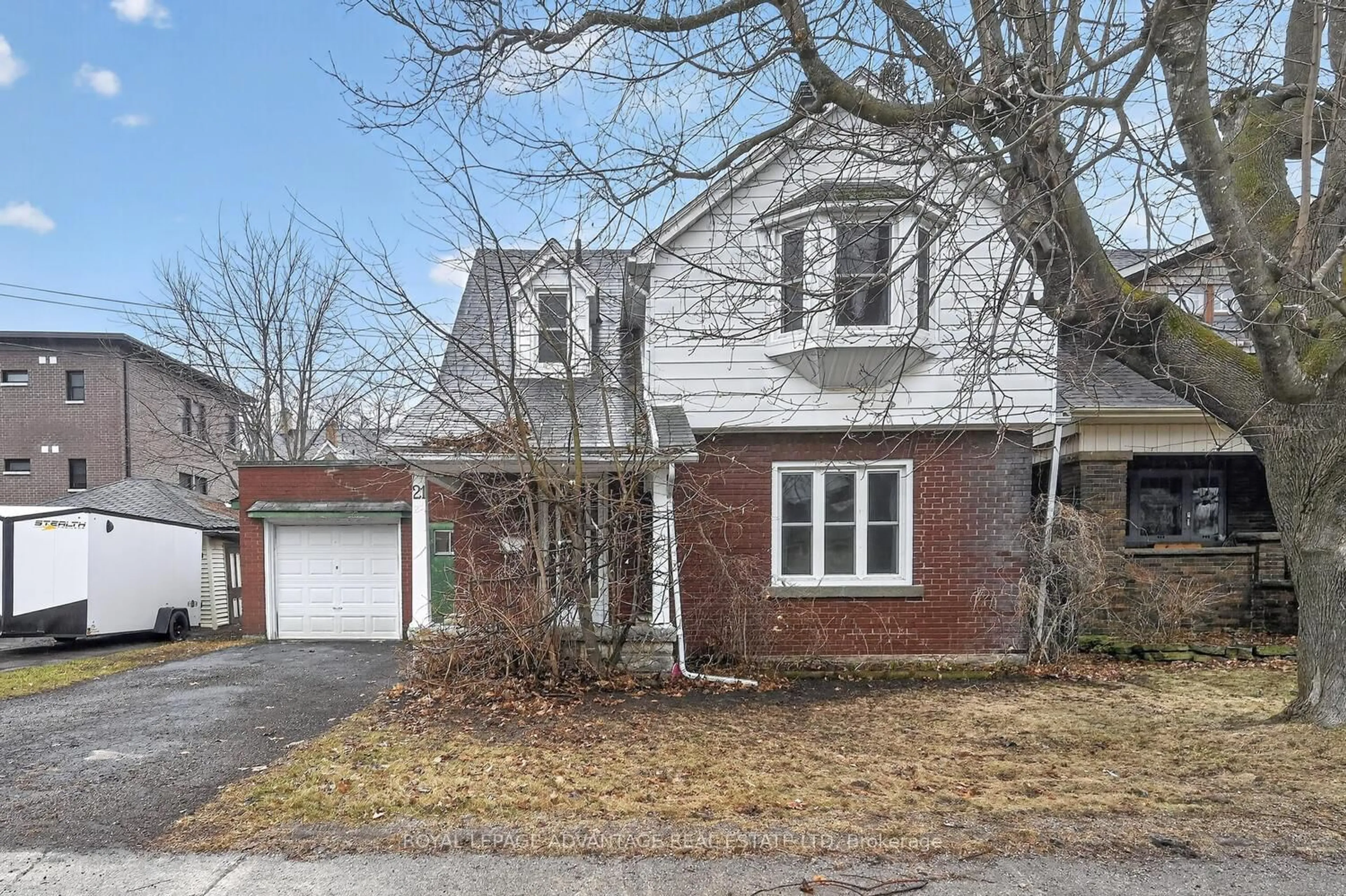 Home with brick exterior material, street for 21 Gladstone Ave, Smiths Falls Ontario K7A 1R5