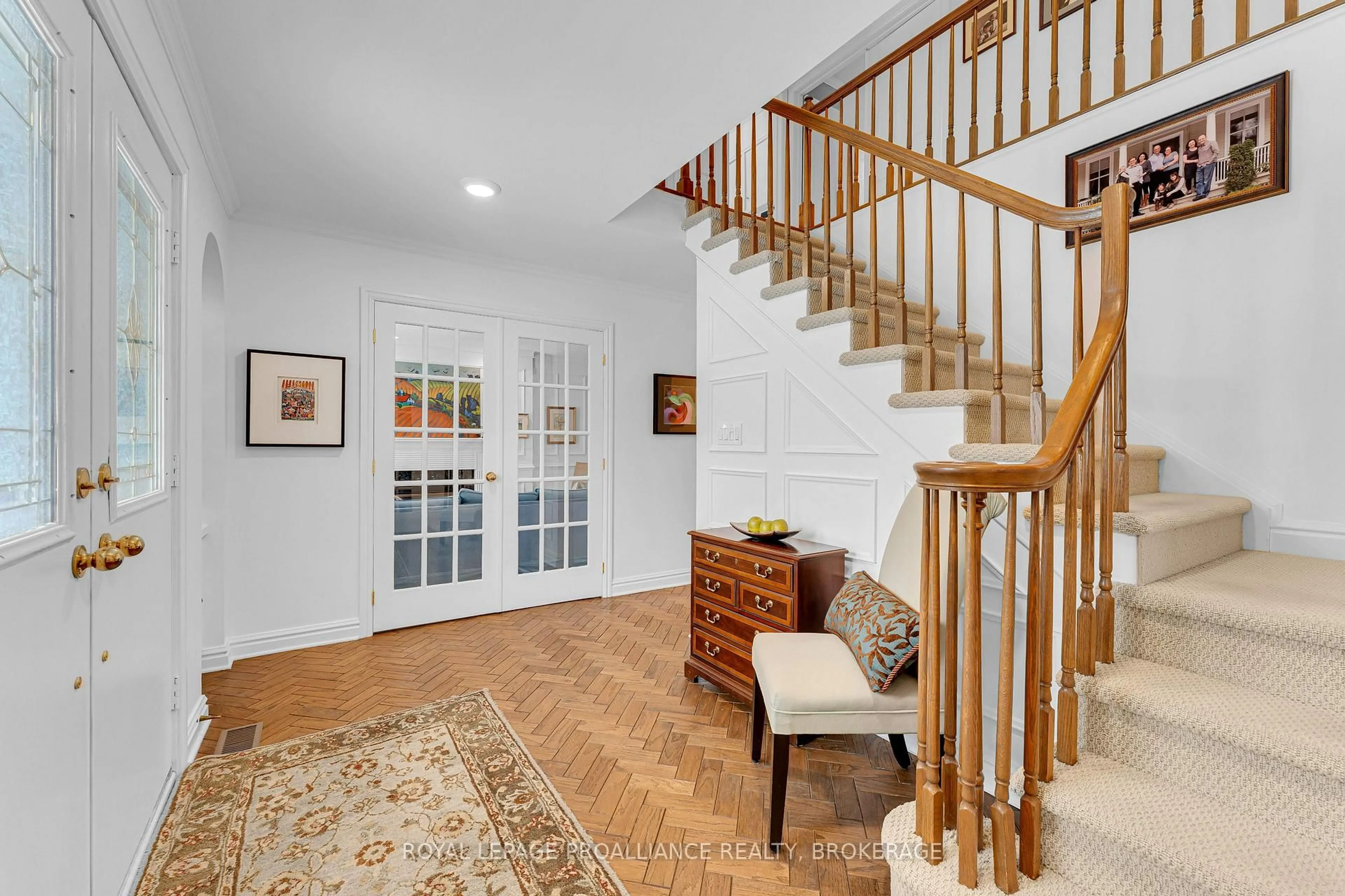 Indoor entryway for 907 Brodie Ave, Kingston Ontario K7M 4P8