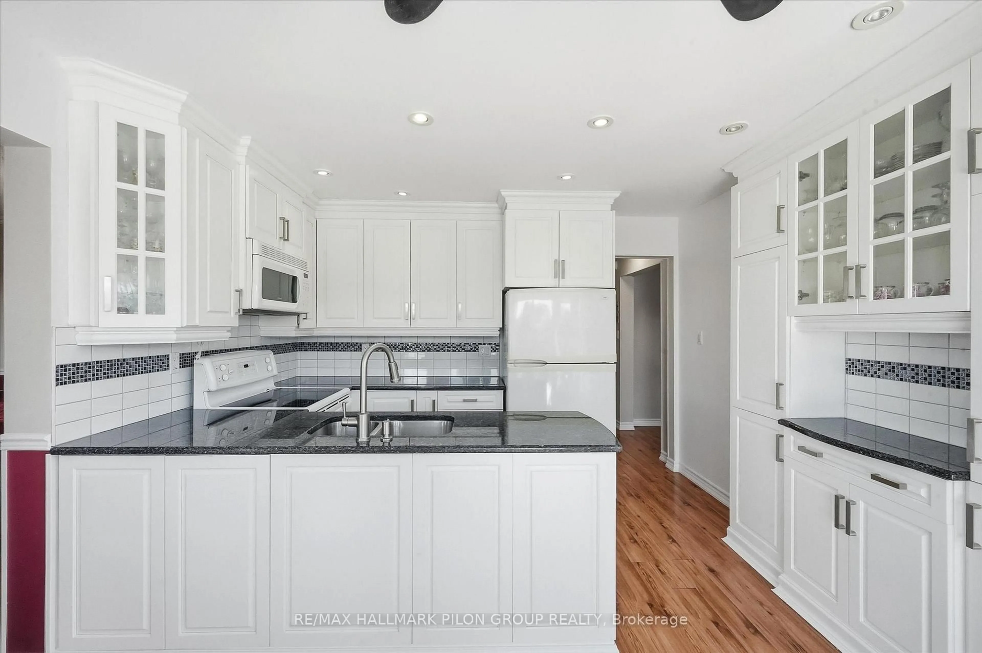 Open concept kitchen, unknown for 1354 Mountainside Cres, Orleans Ontario K1E 3G5