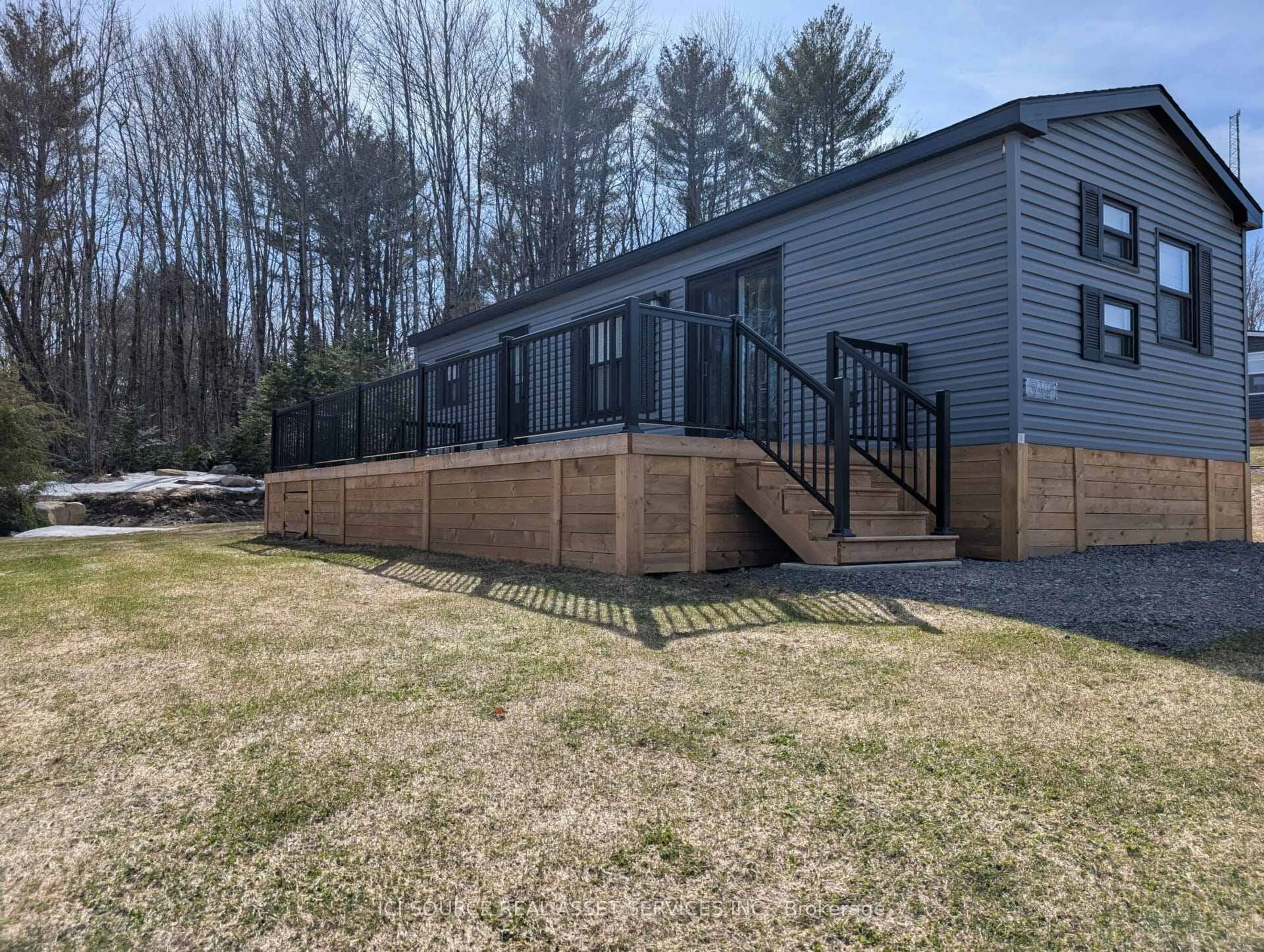 Unknown for 1047 Bonnie Lake Camp Rd #LKR036, Bracebridge Ontario P1L 1W9