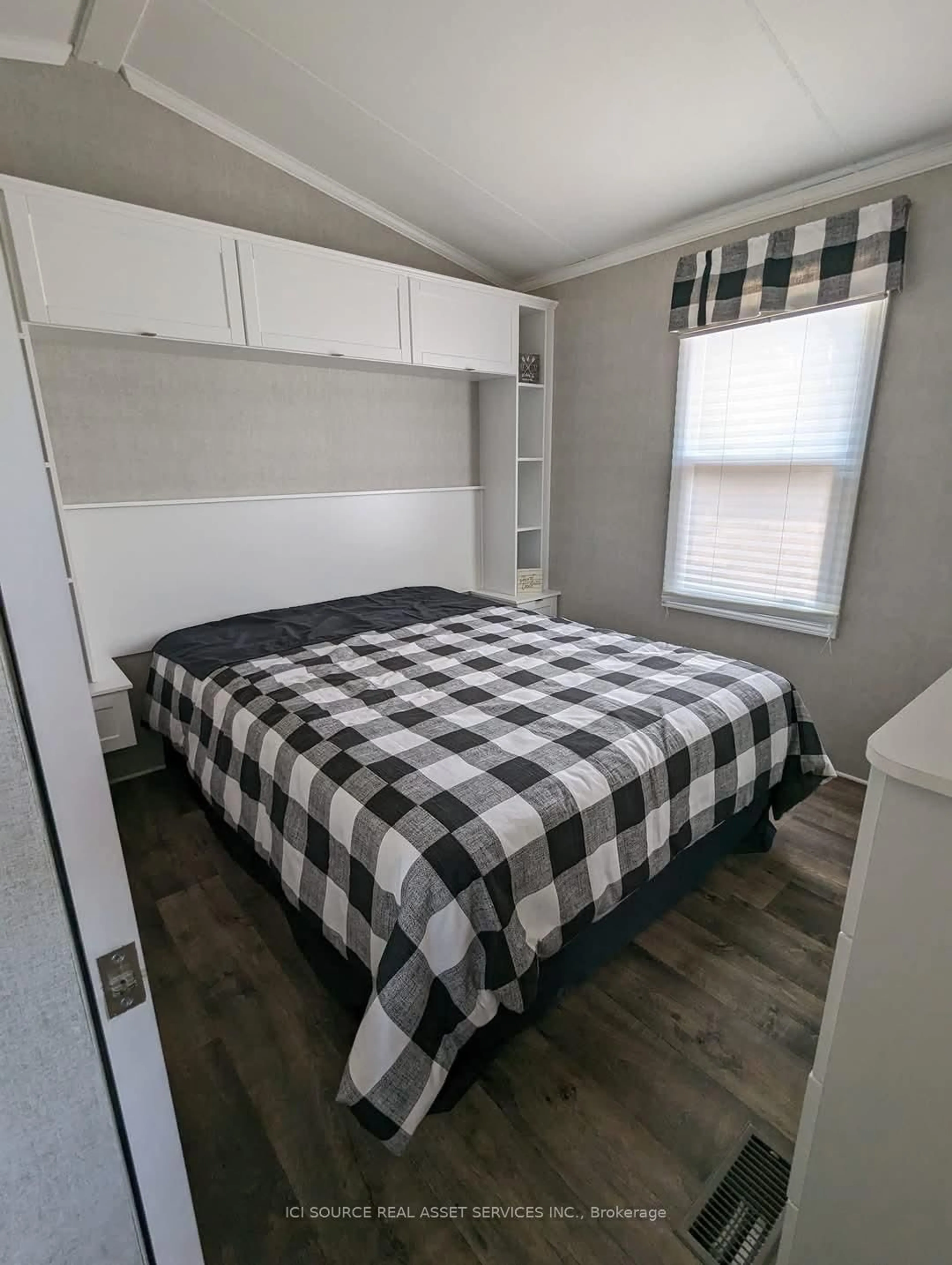 Bedroom with bed, unknown for 1047 Bonnie Lake Camp Rd #LKR036, Bracebridge Ontario P1L 1W9