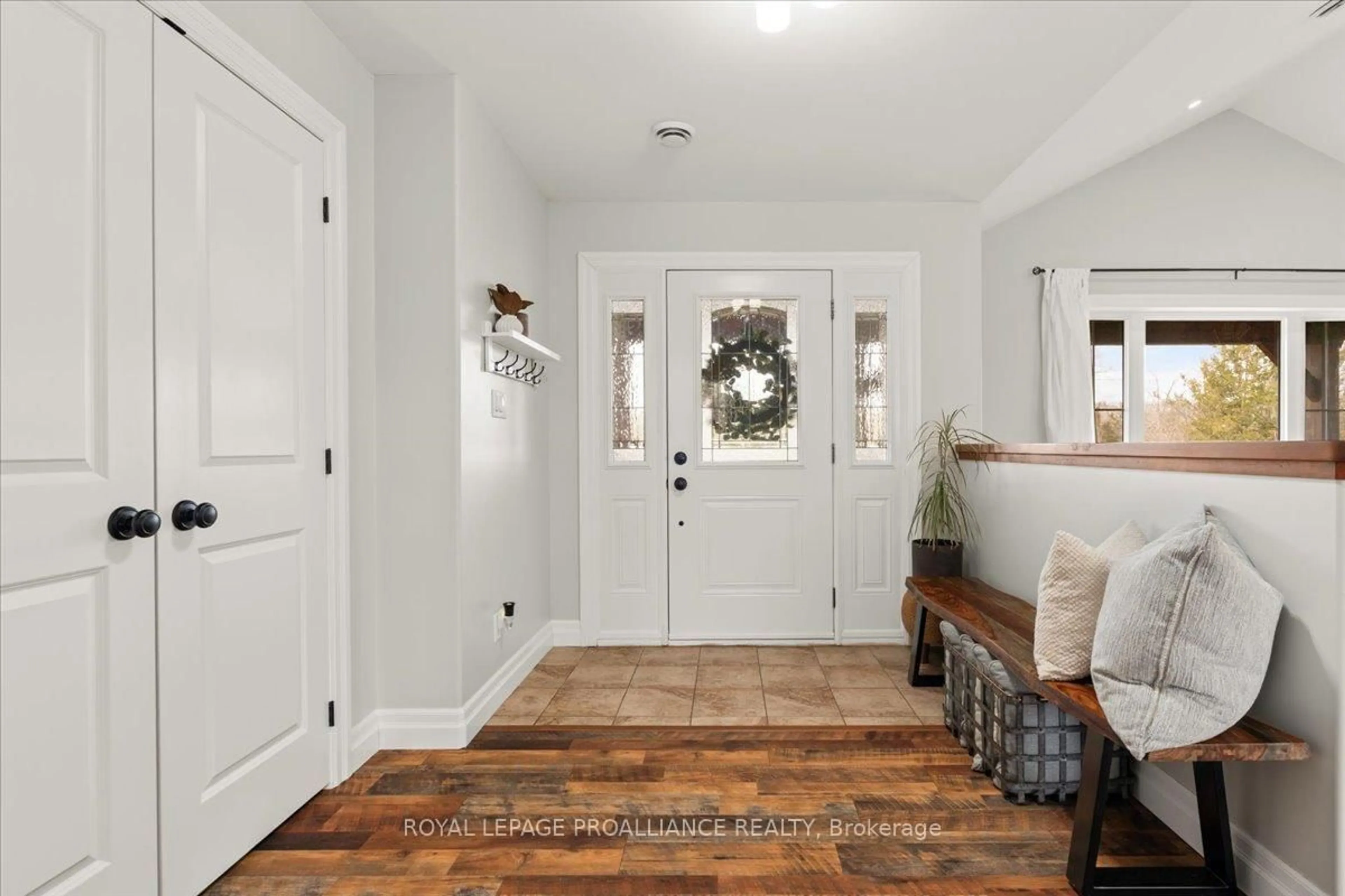 Indoor entryway for 264 Glen Miller Rd, Trenton Ontario K8V 5P8