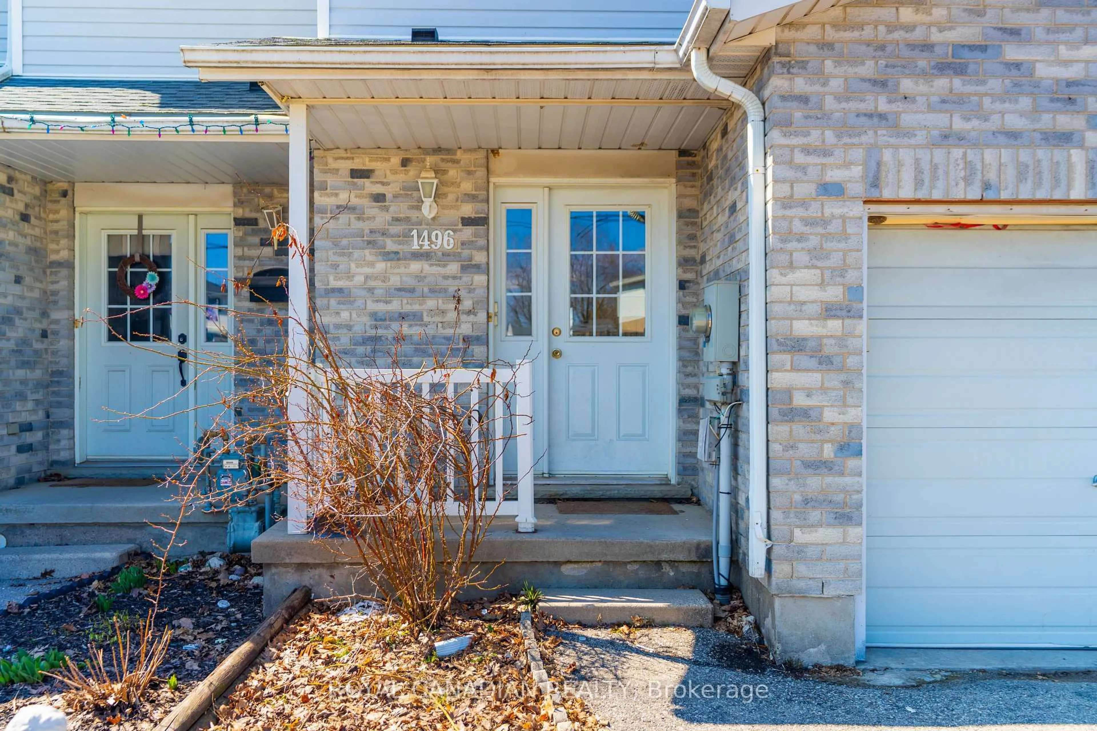 Indoor entryway for 1496 Franklin Blvd, Cambridge Ontario N3C 3L5