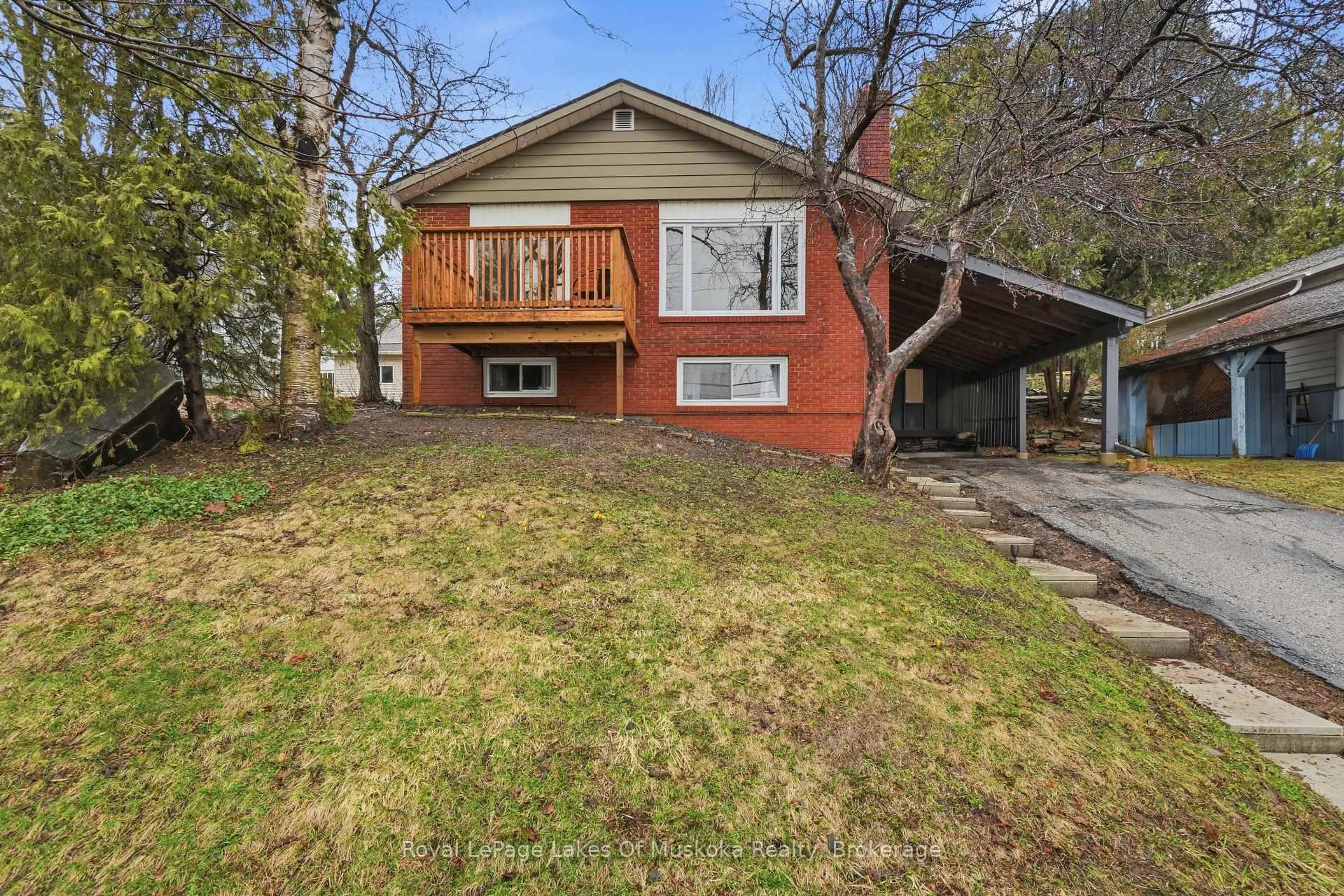 Unknown for 12 Manominee St, Huntsville Ontario P1H 1H2