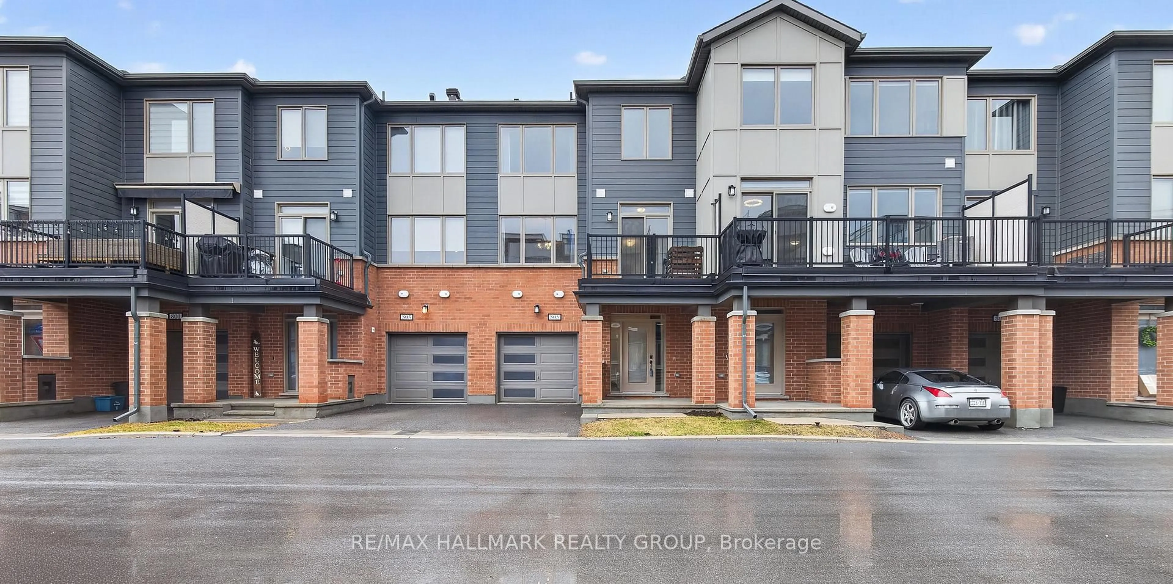 Home with brick exterior material, street for 805 Kiniw Private, Ottawa Ontario K1K 4Z4