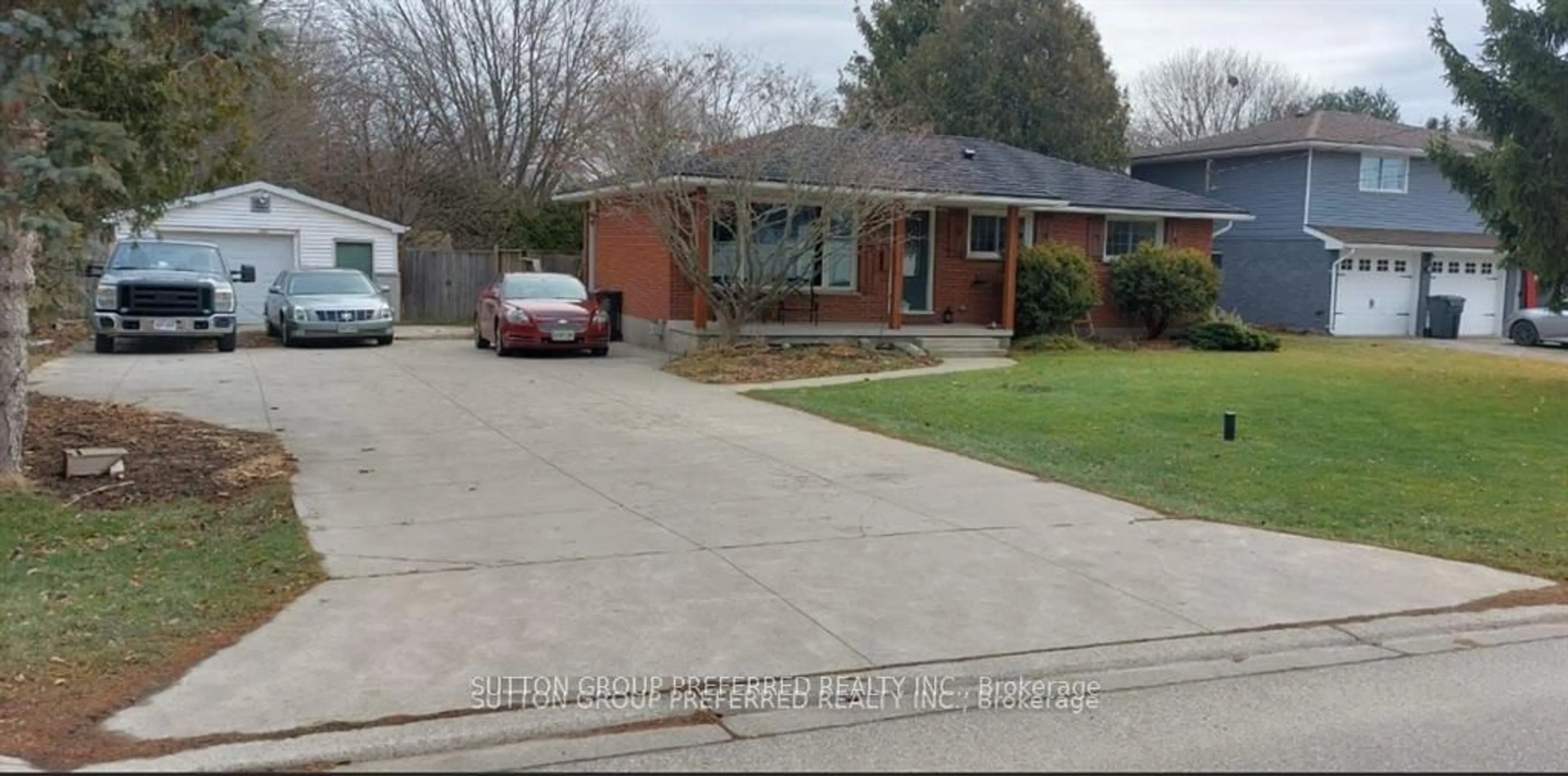 A pic from outside/outdoor area/front of a property/back of a property/a pic from drone, street for 108 Coulter Ave, Central Elgin Ontario N5R 5A7