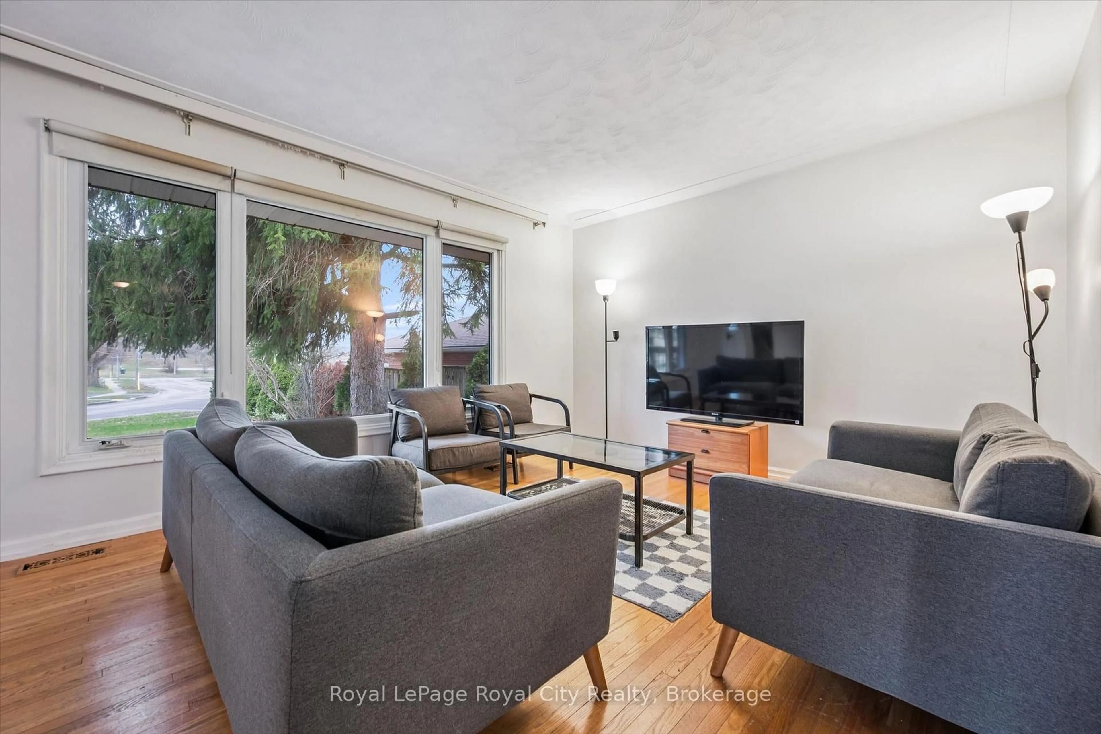 Living room with furniture, unknown for 12 Delmar Blvd, Guelph Ontario N1E 2K8