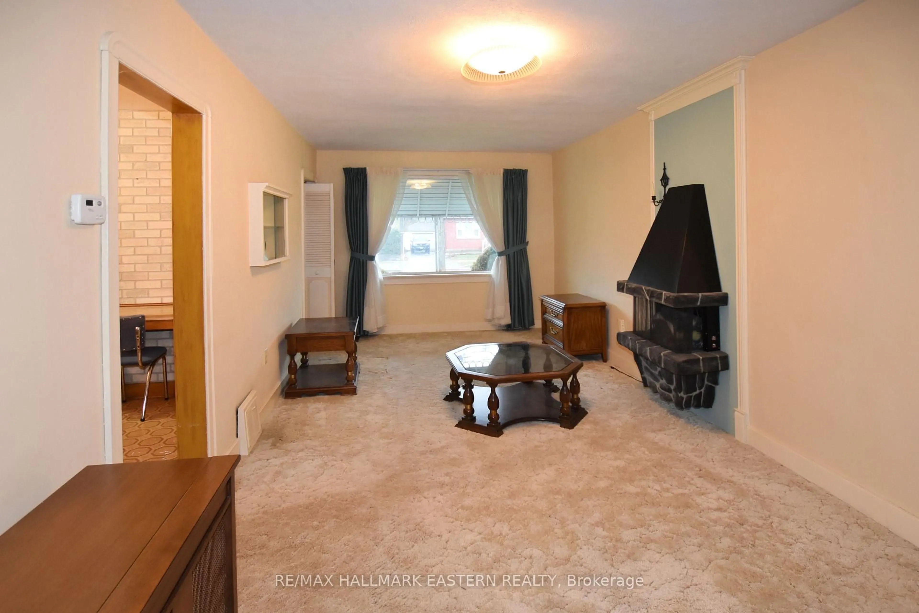 Unknown for 630 Cameron St, Peterborough Ontario K9J 3Z8