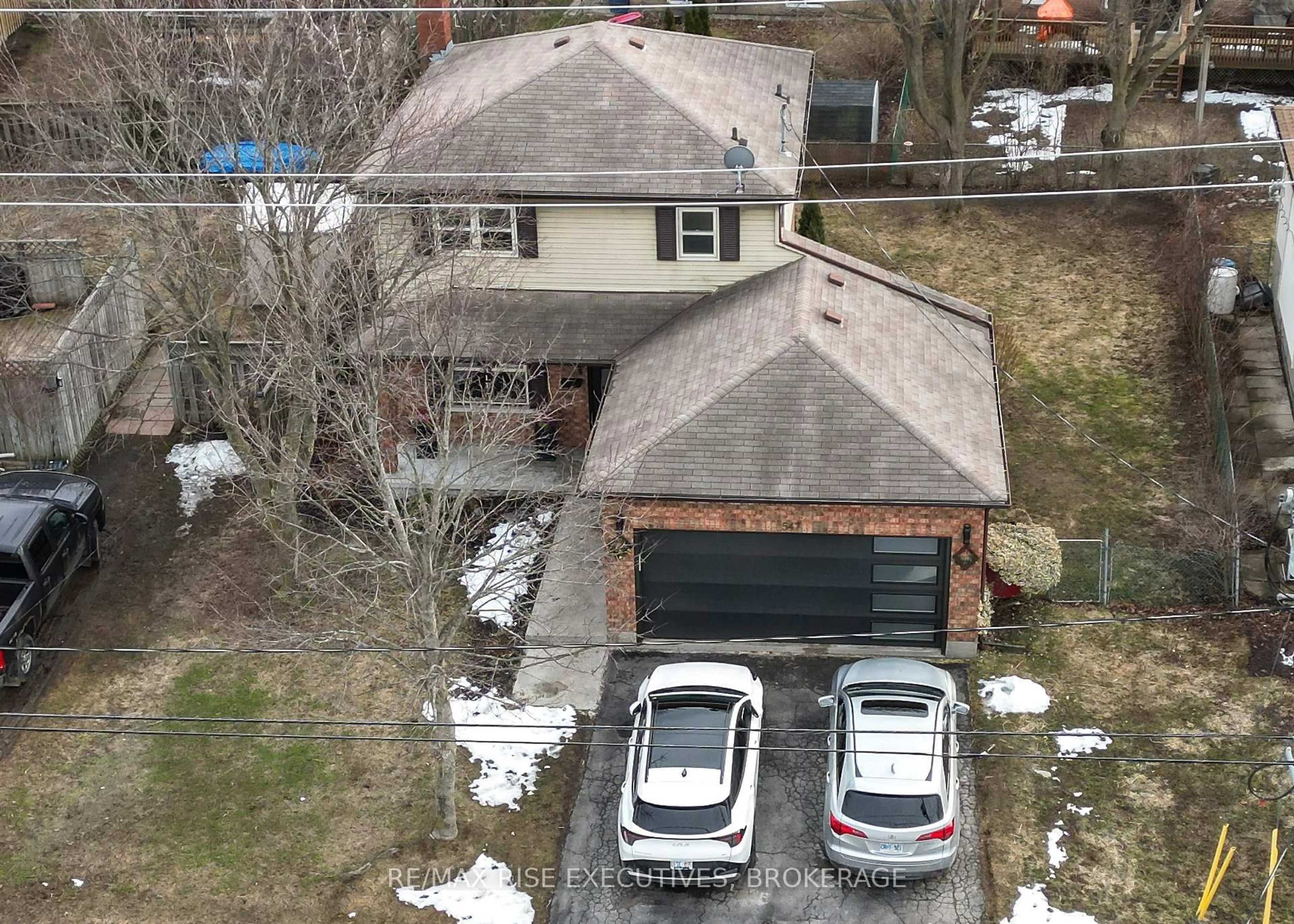 A pic from outside/outdoor area/front of a property/back of a property/a pic from drone, street for 547 Ewing St, Cobourg Ontario K9A 4Y9
