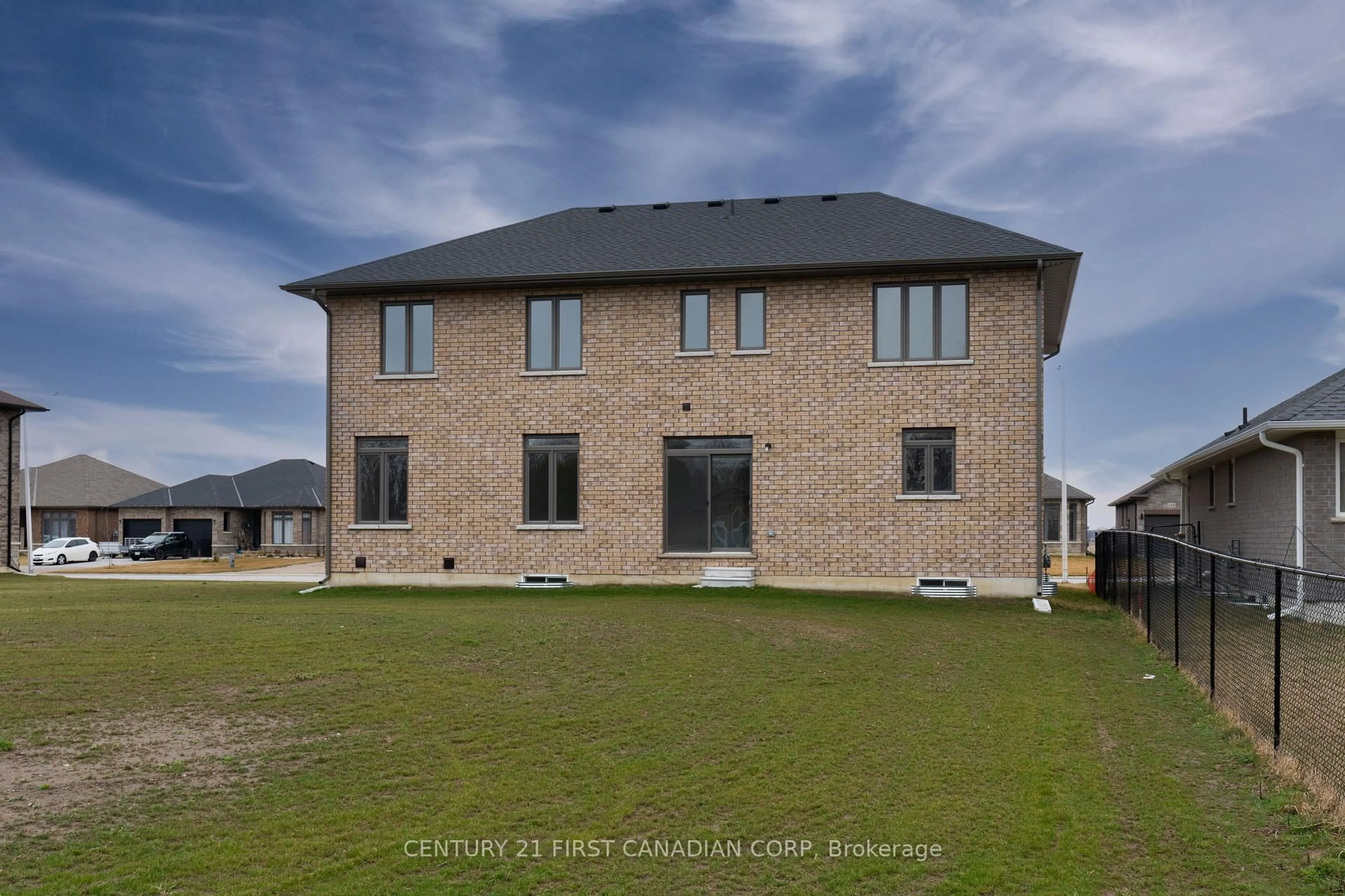 Home with brick exterior material, building for 241 LEITCH St, Dutton/Dunwich Ontario N0L 1J0