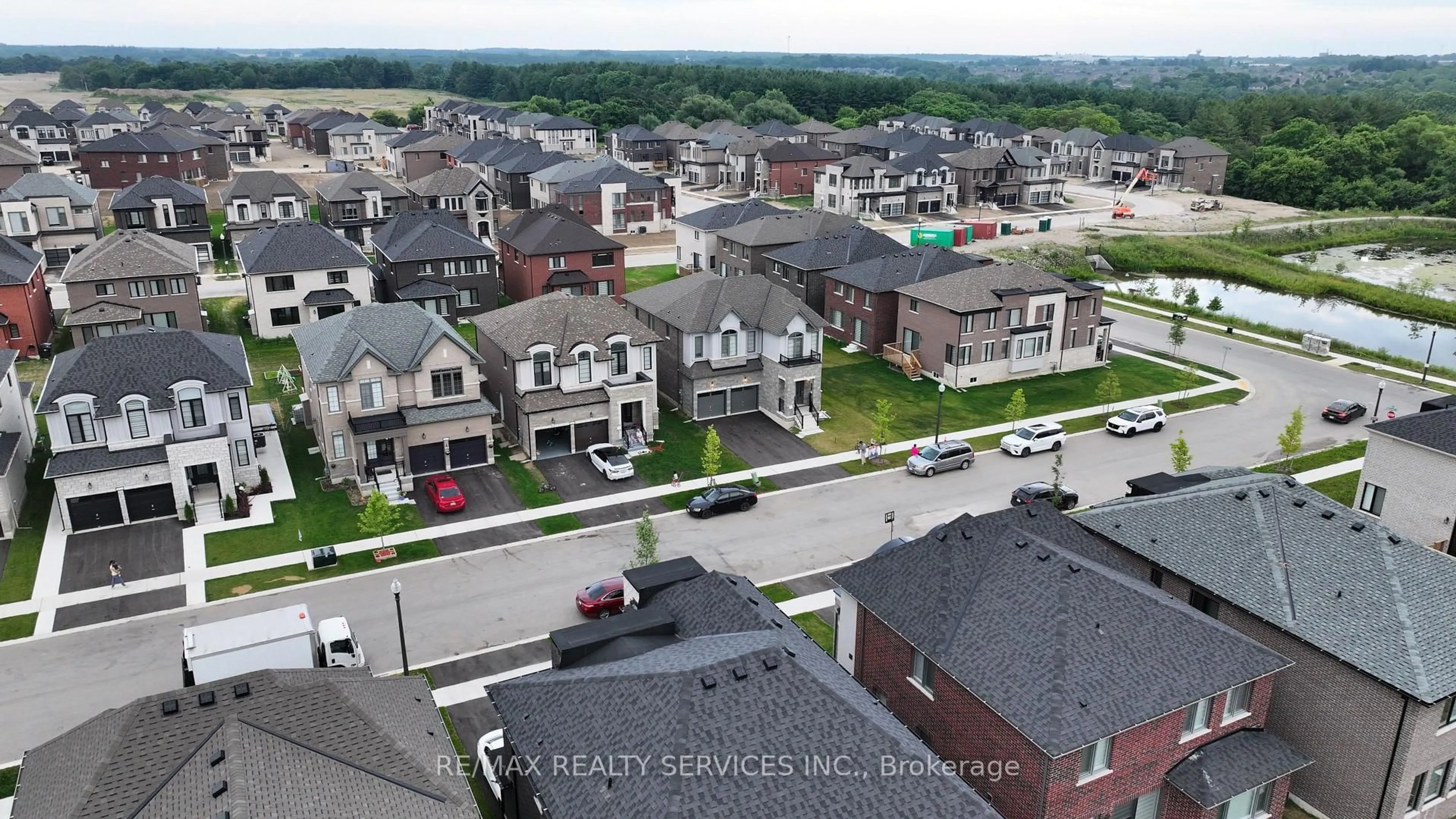 A pic from outside/outdoor area/front of a property/back of a property/a pic from drone, city buildings view from balcony for 500 Bedi Dr, Woodstock Ontario N4T 0P1