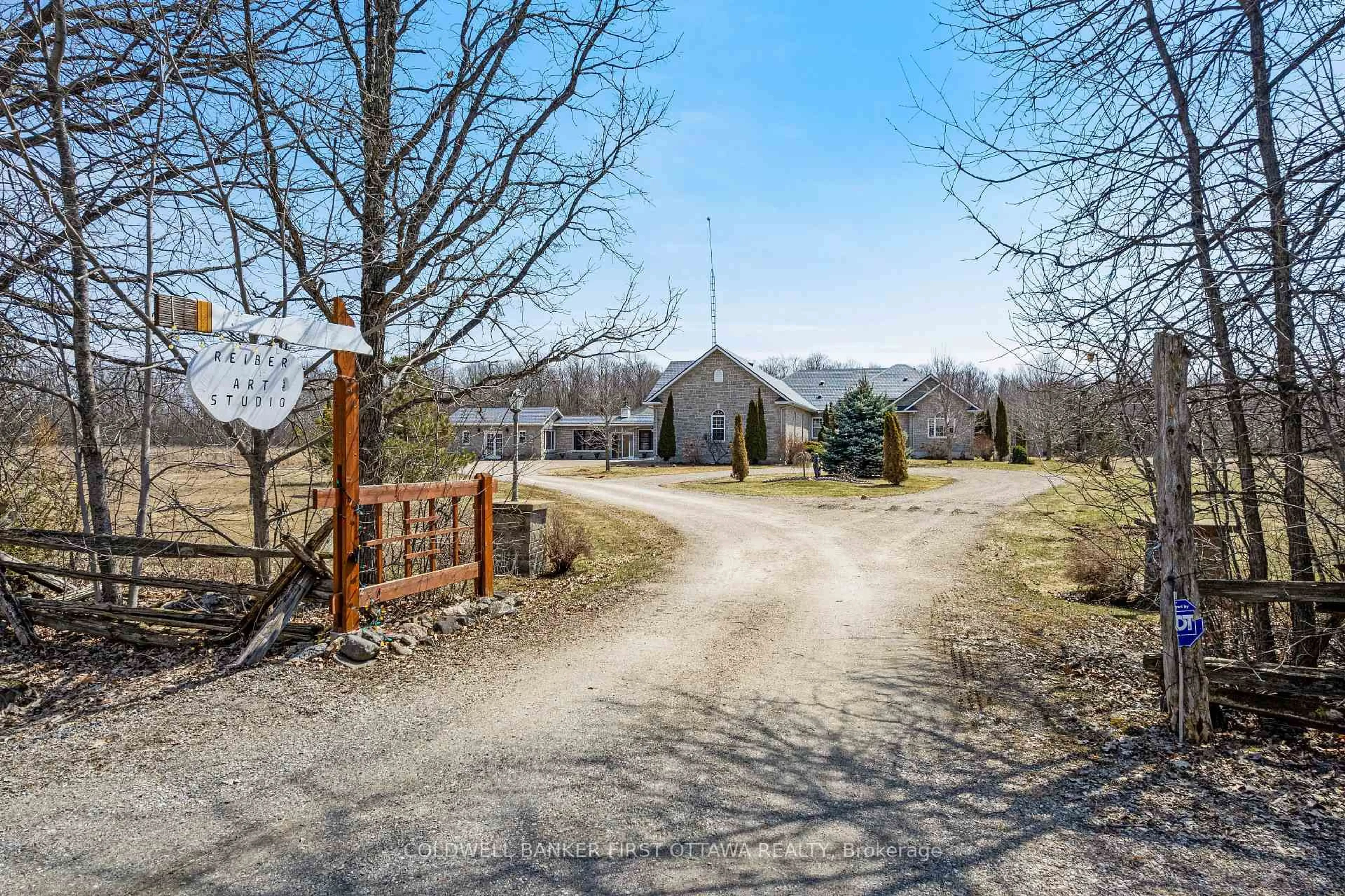 A pic from outside/outdoor area/front of a property/back of a property/a pic from drone, mountain view for 1111 West Shore Dr, Perth Ontario K7H 0J3