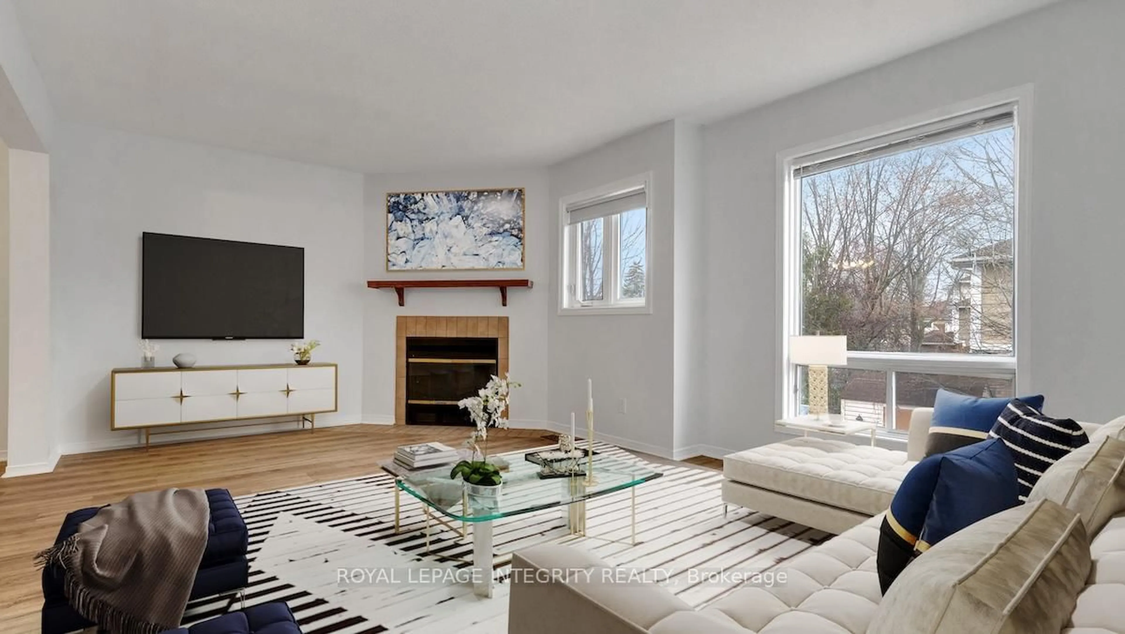 Living room with furniture, unknown for 1563 Thurlow St, Orleans Ontario K4A 2K6