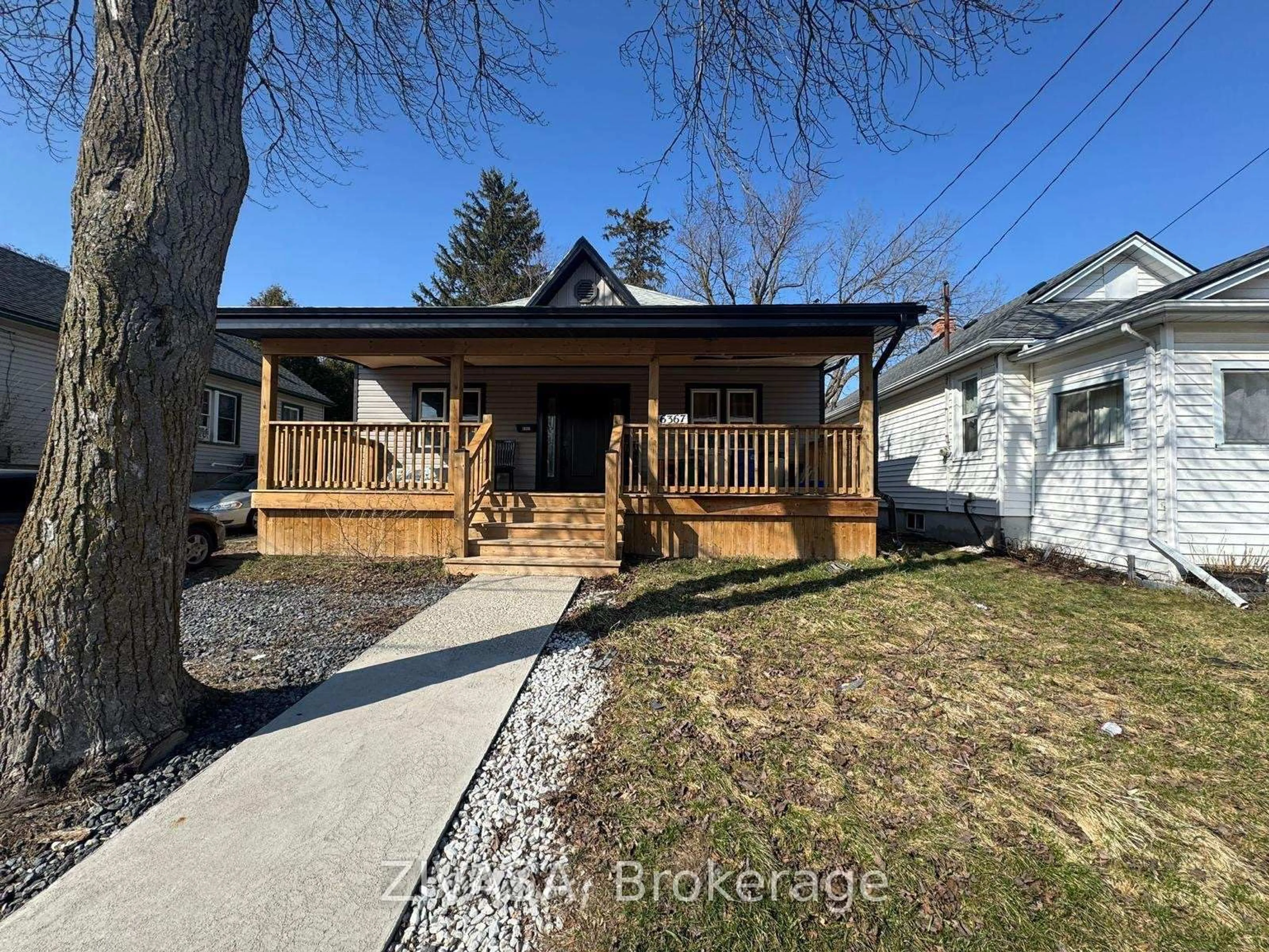 A pic from outside/outdoor area/front of a property/back of a property/a pic from drone, street for 6367 Ker St, Niagara Falls Ontario L2G 1X7