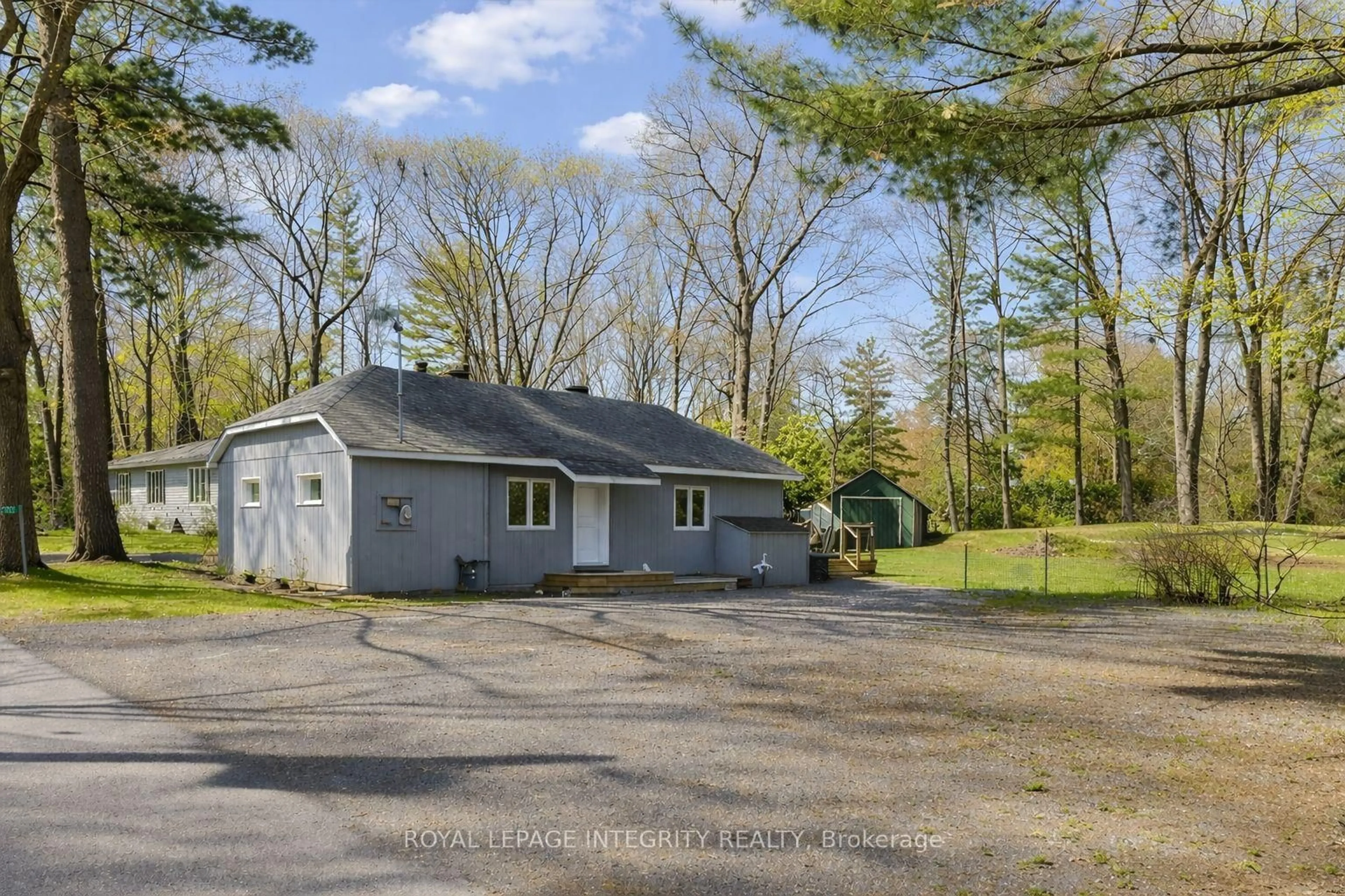 A pic from outside/outdoor area/front of a property/back of a property/a pic from drone, street for 191 Macmillan Lane, Ottawa Ontario K0A 3M0