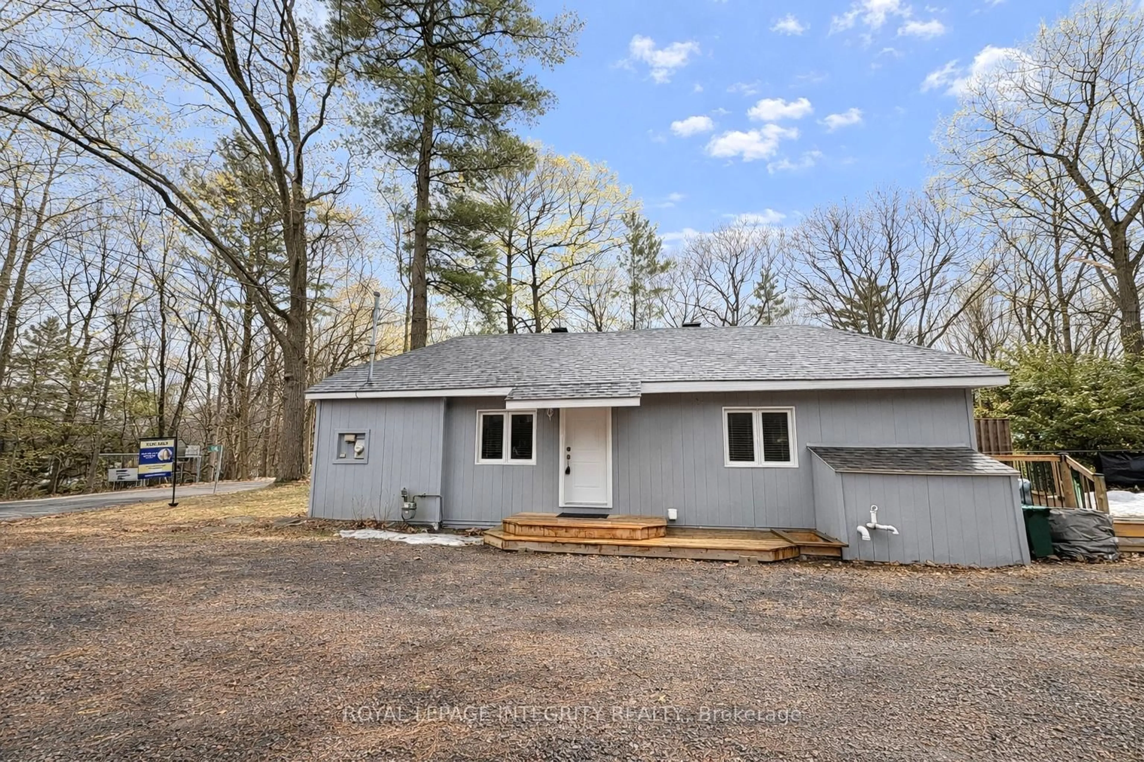 Home with vinyl exterior material, unknown for 191 Macmillan Lane, Ottawa Ontario K0A 3M0