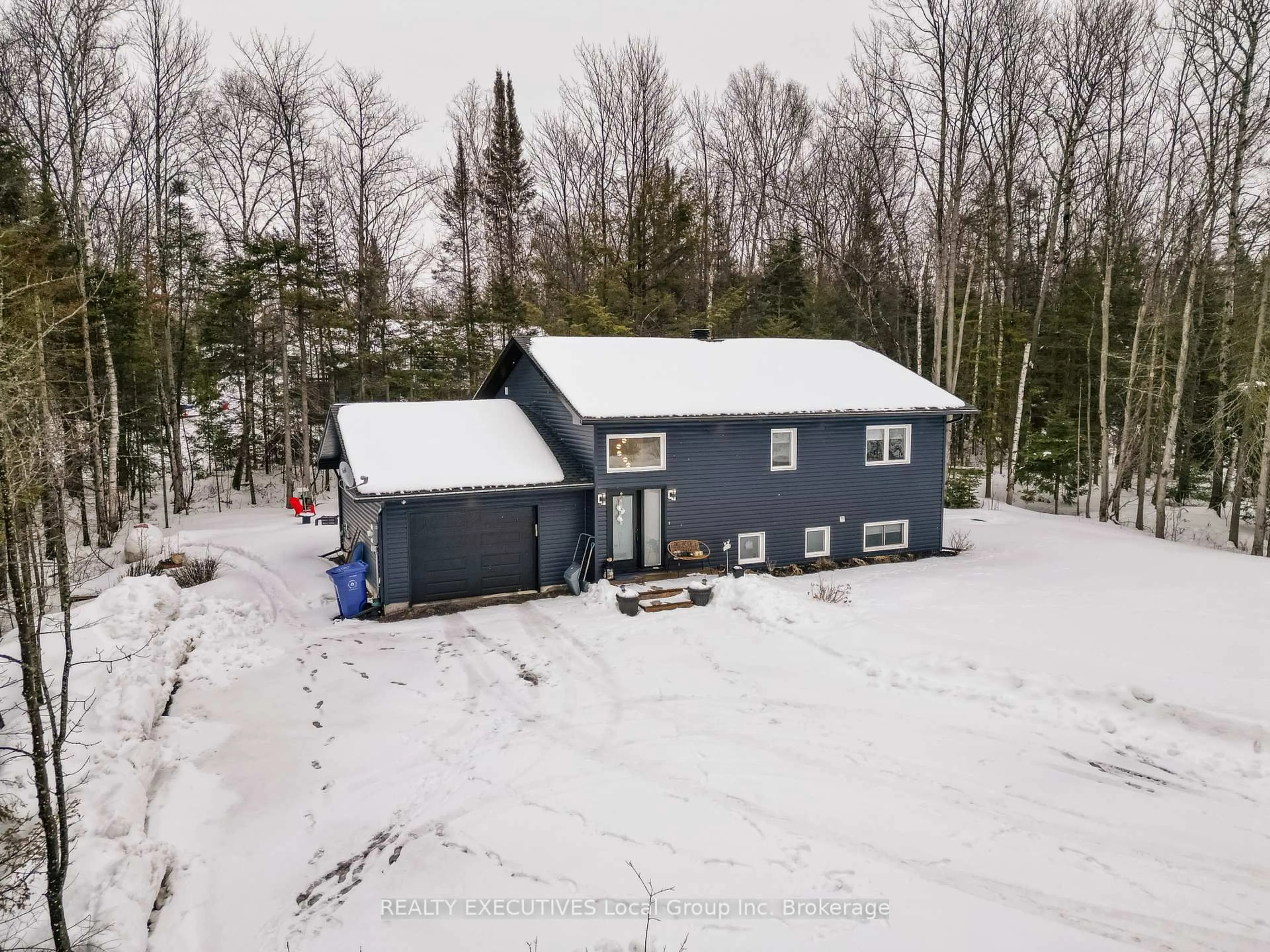 A pic from outside/outdoor area/front of a property/back of a property/a pic from drone, building for 61 Astor St, East Ferris Ontario P0H 1B0