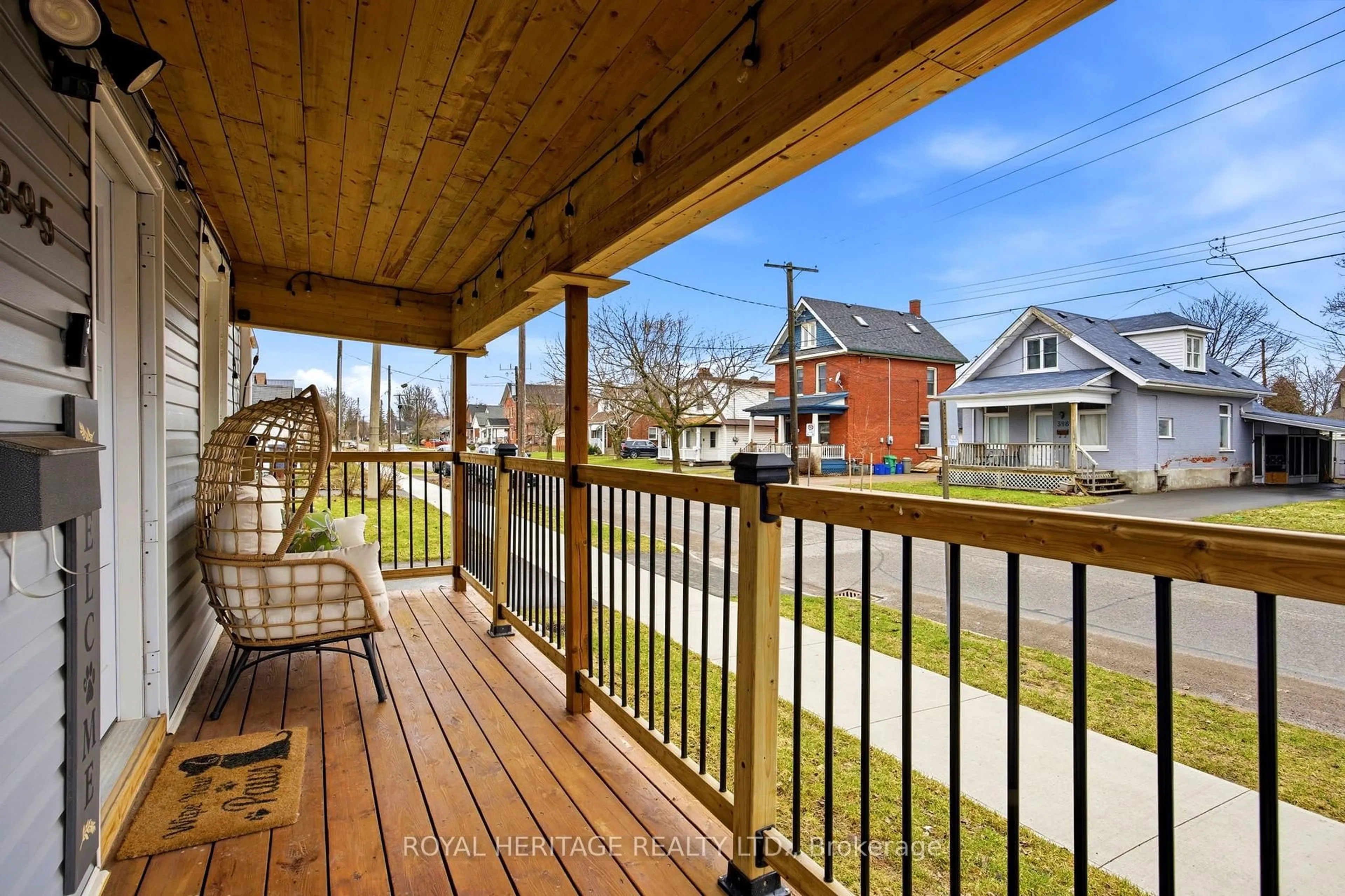 Patio, street for 395 Edison Ave, Peterborough Ontario K9J 4G4