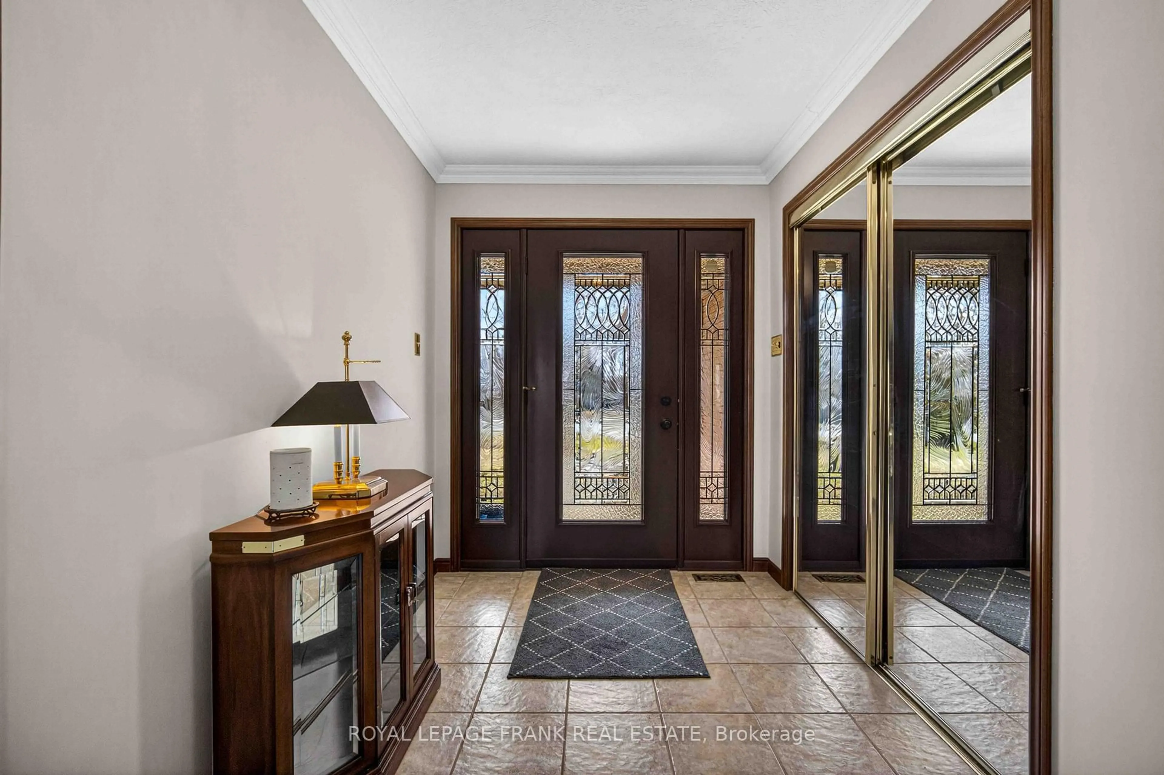 Indoor entryway for 832 Parkhill Rd, Peterborough Ontario K9J 6P1