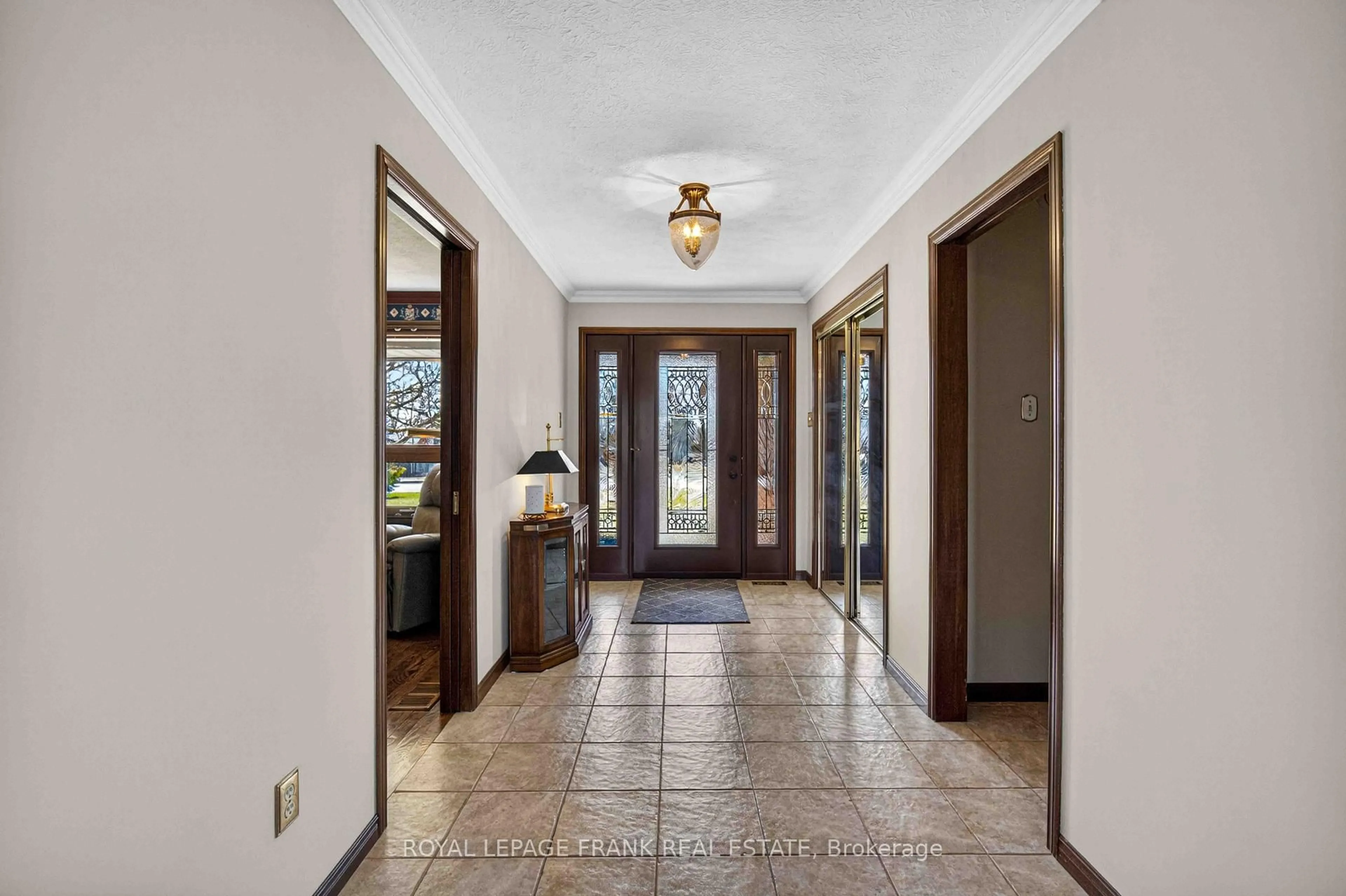 Indoor entryway for 832 Parkhill Rd, Peterborough Ontario K9J 6P1
