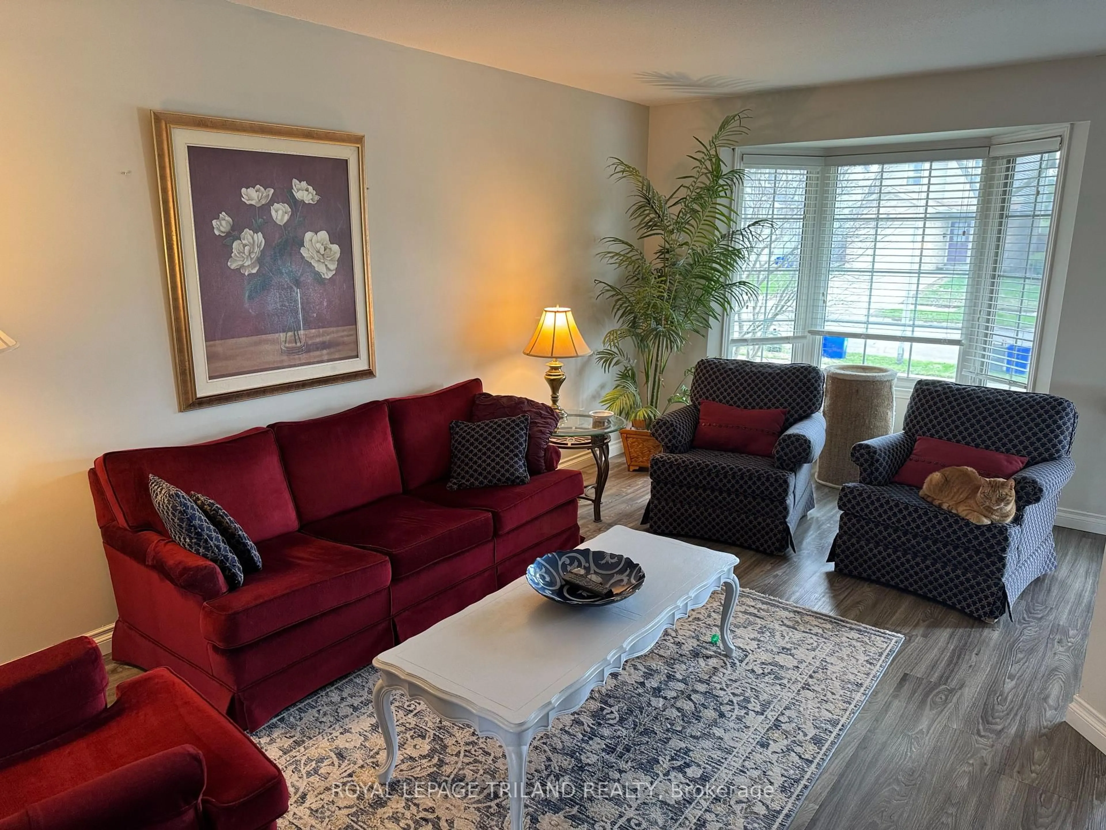 Living room with furniture, unknown for 943 Thistledown Way, London North Ontario N6G 4Z6