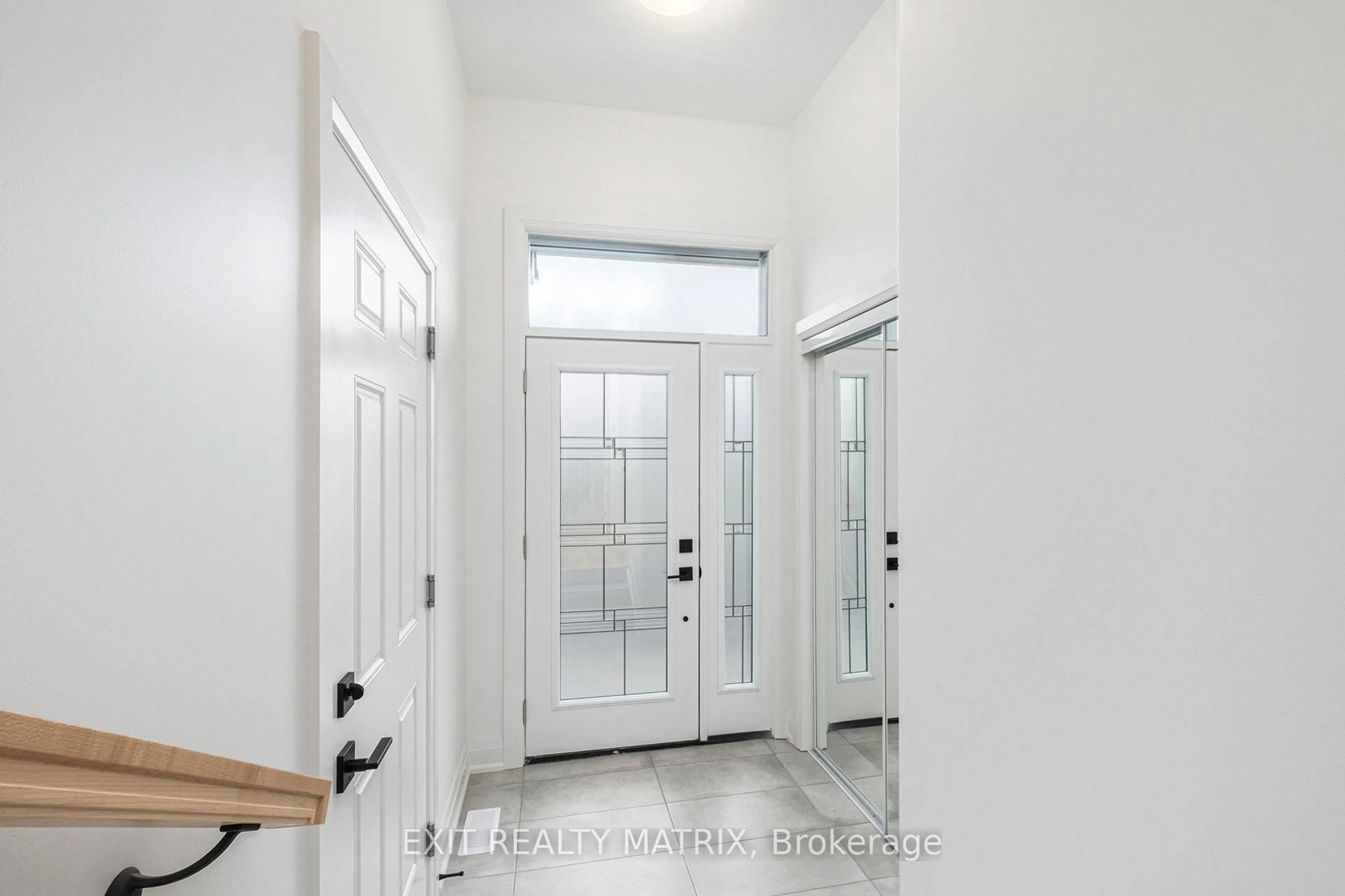 Indoor entryway for 185 Carpe St, Casselman Ontario K0A 2M0