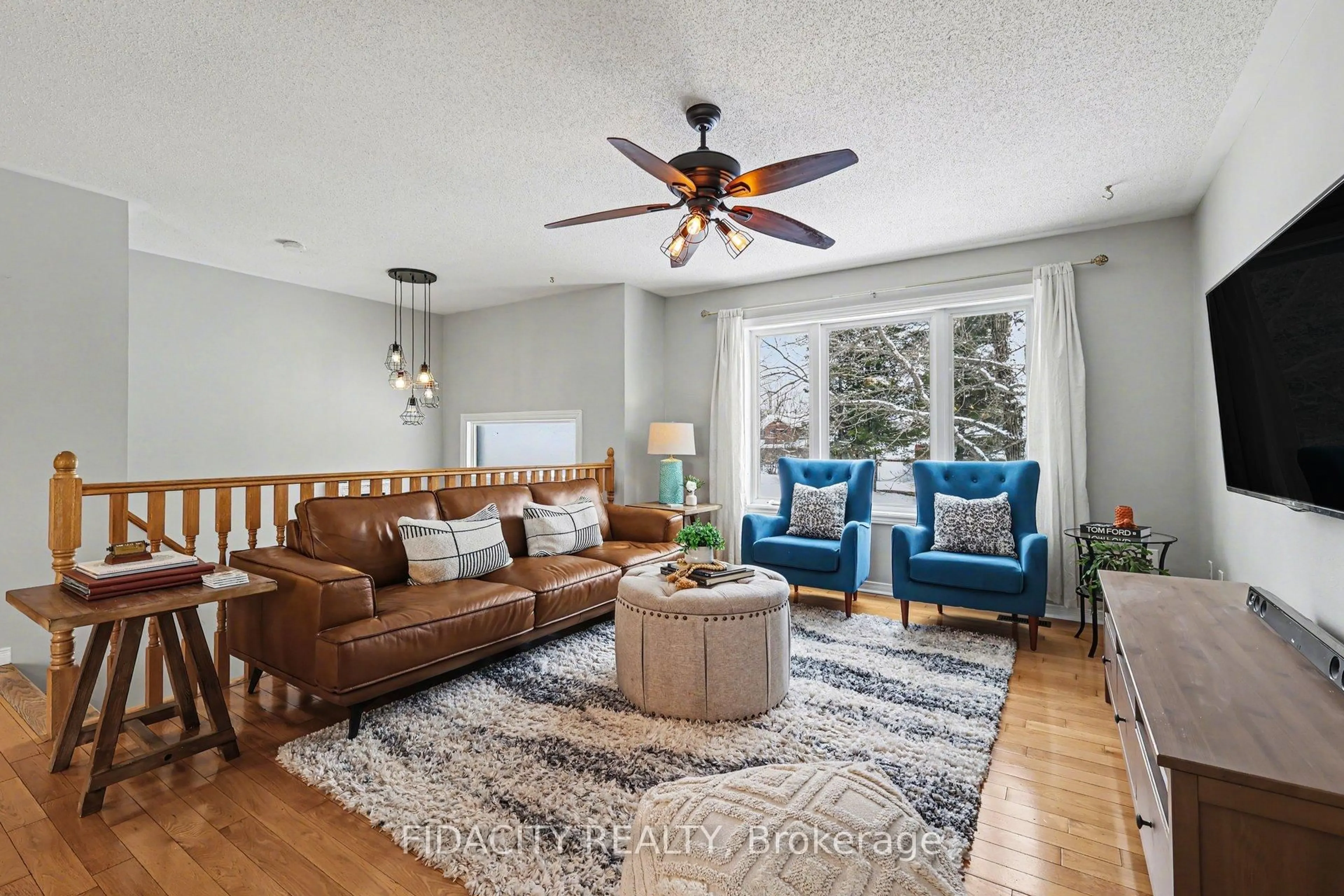 Living room with furniture, unknown for 266 Clifford Campbell St, Fitzroy Harbour Ontario K0A 1X0