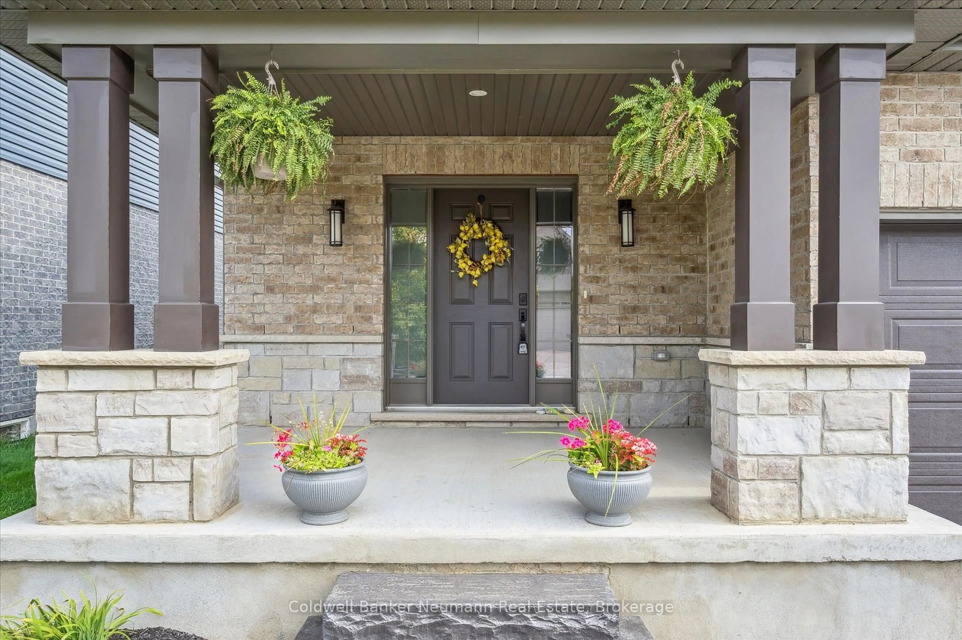 Indoor entryway for 114 Timber Trail Rd, Woolwich Ontario N3B 0C7