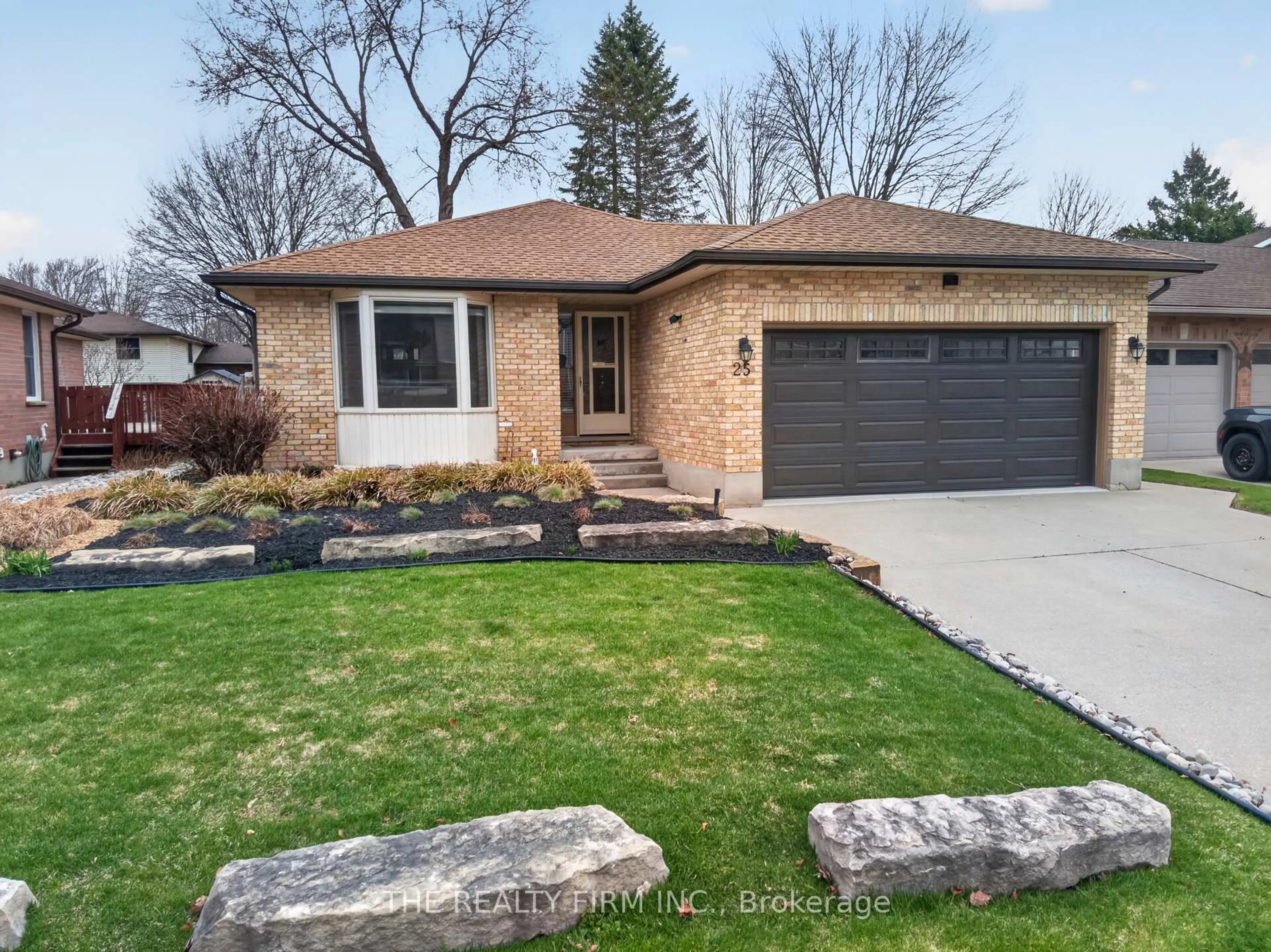 Home with brick exterior material, street for 25 La Mantia Ave, Strathroy-Caradoc Ontario N7G 3Z5
